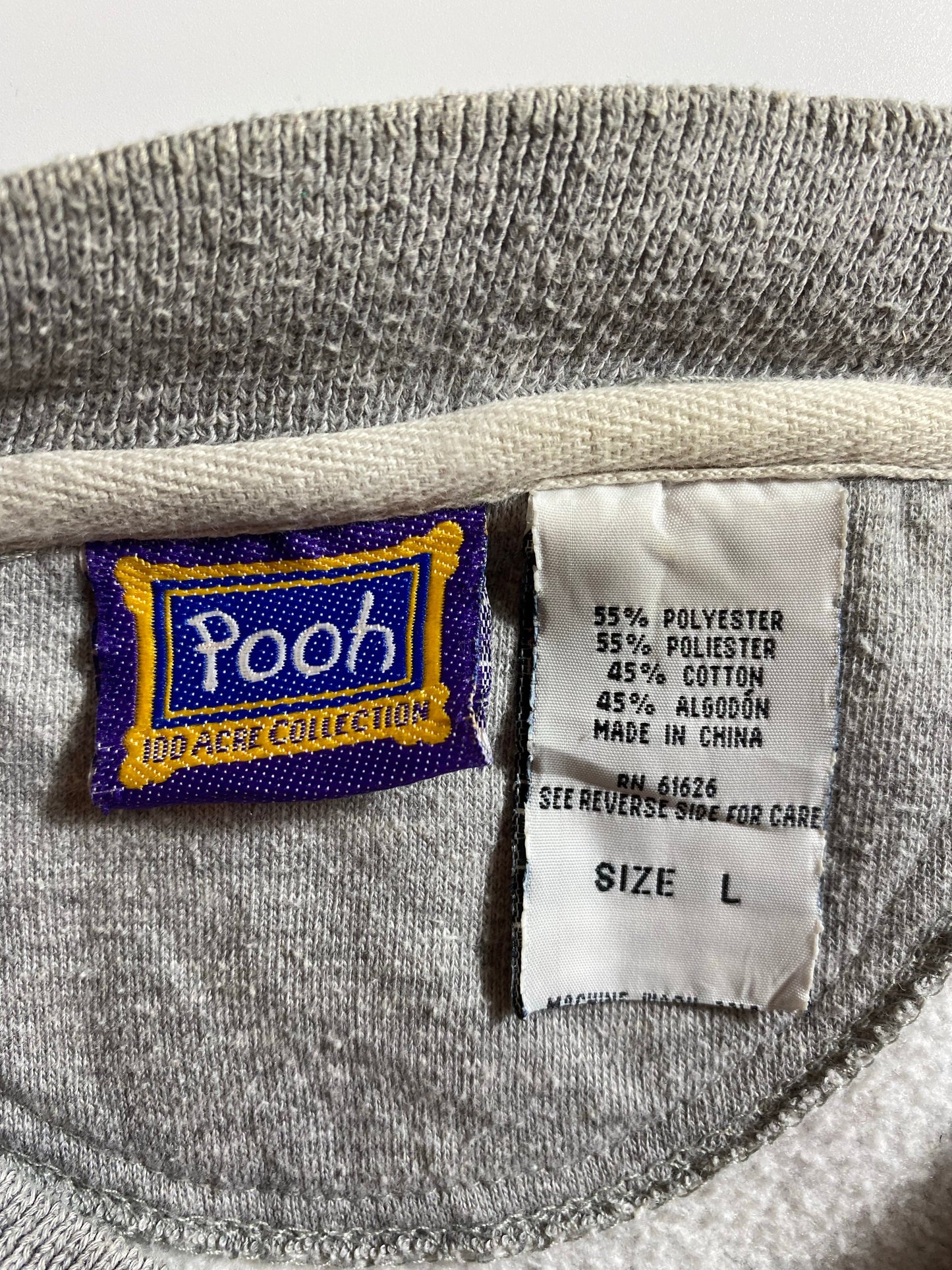 00’ DISNEY WINNIE THE POOH Size L Vintage Sweat-shirt / E528