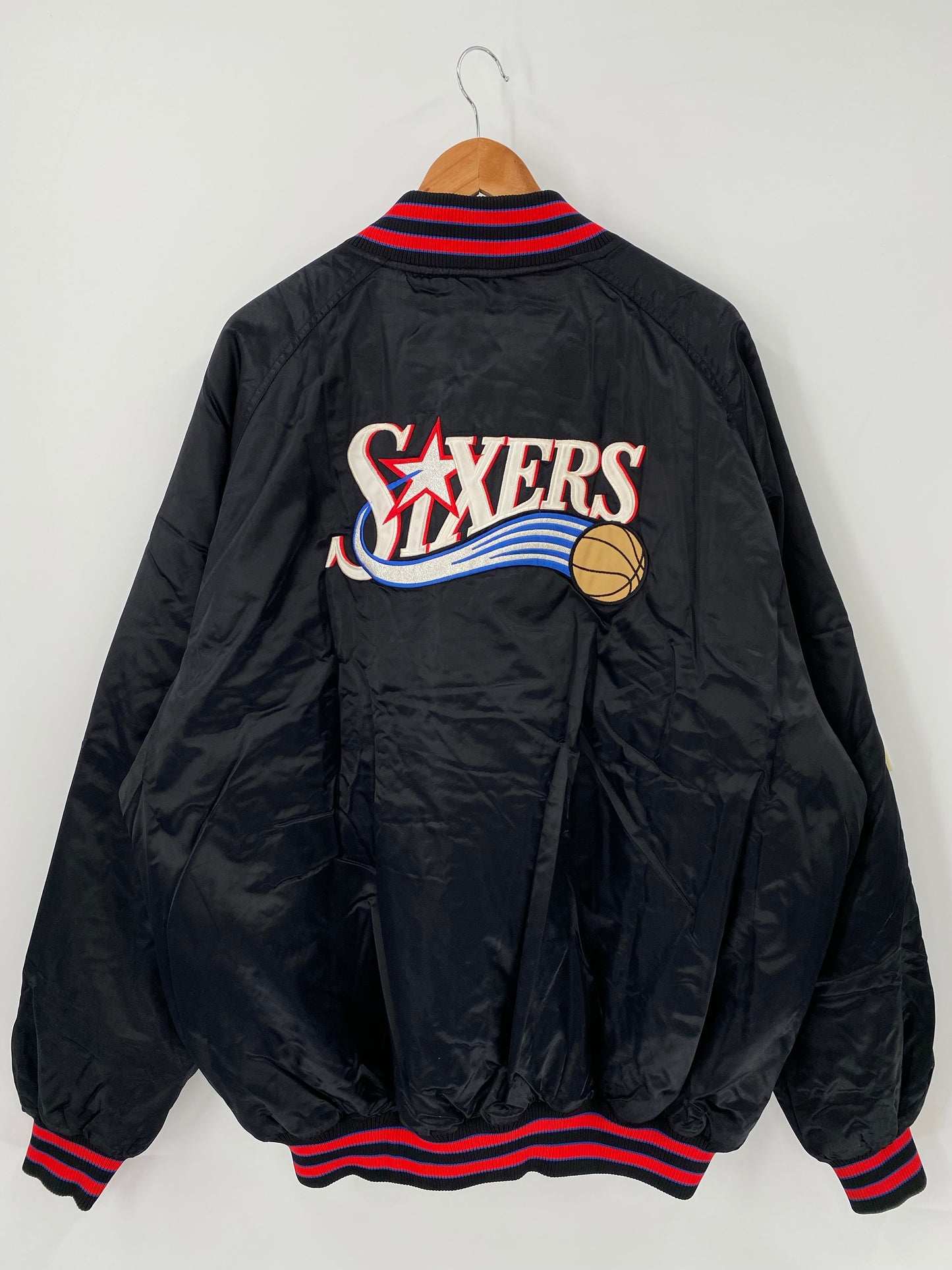 Vintage NIKE SIXERS Size XXL NBA Nylon Padded Outerwear / K4381