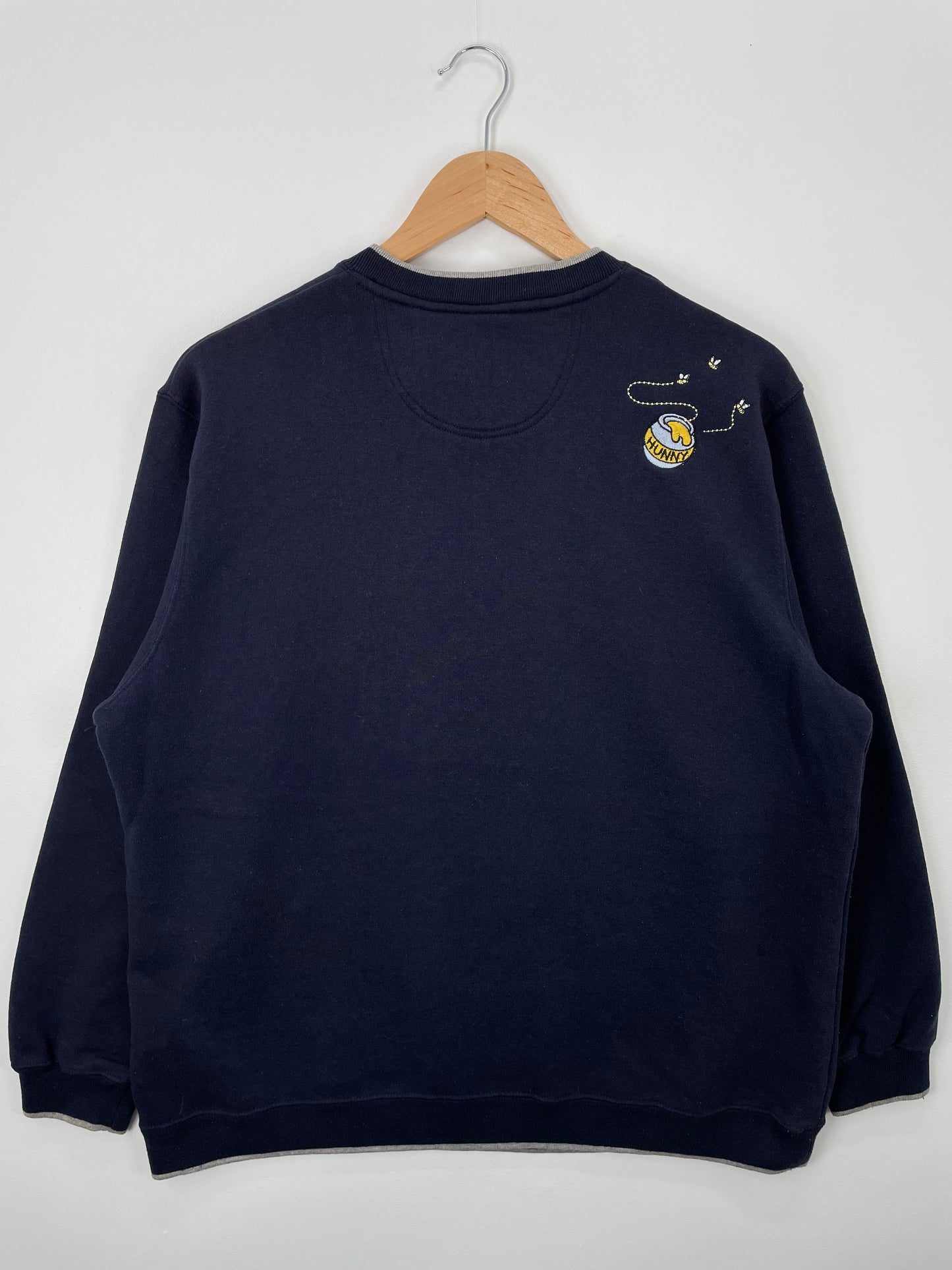 00' DISNEY WINNIE THE POOH Size M Vintage Sweat-Shirt / A1531