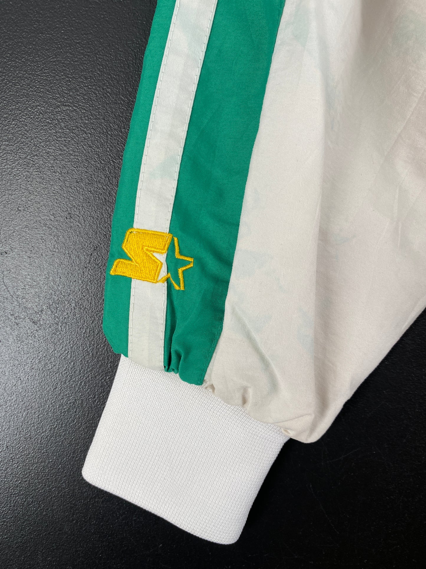 90’s STARTER BOSTON CELTICS Size L Vintage NBA Nylon Jacket / A5287