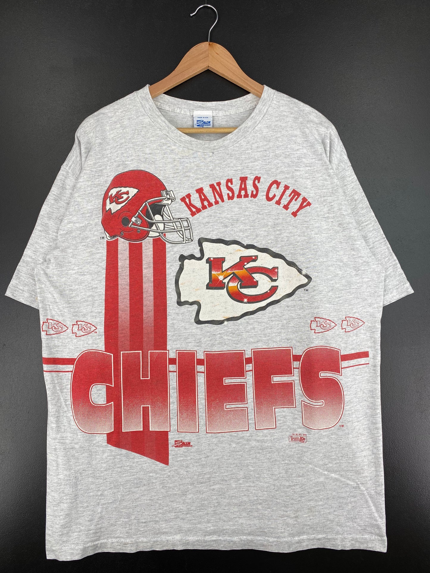1993 SALEM x KANSAS CITY CHIEFS Made in USA Size XL Vintage NFL T-Shirts / A3014