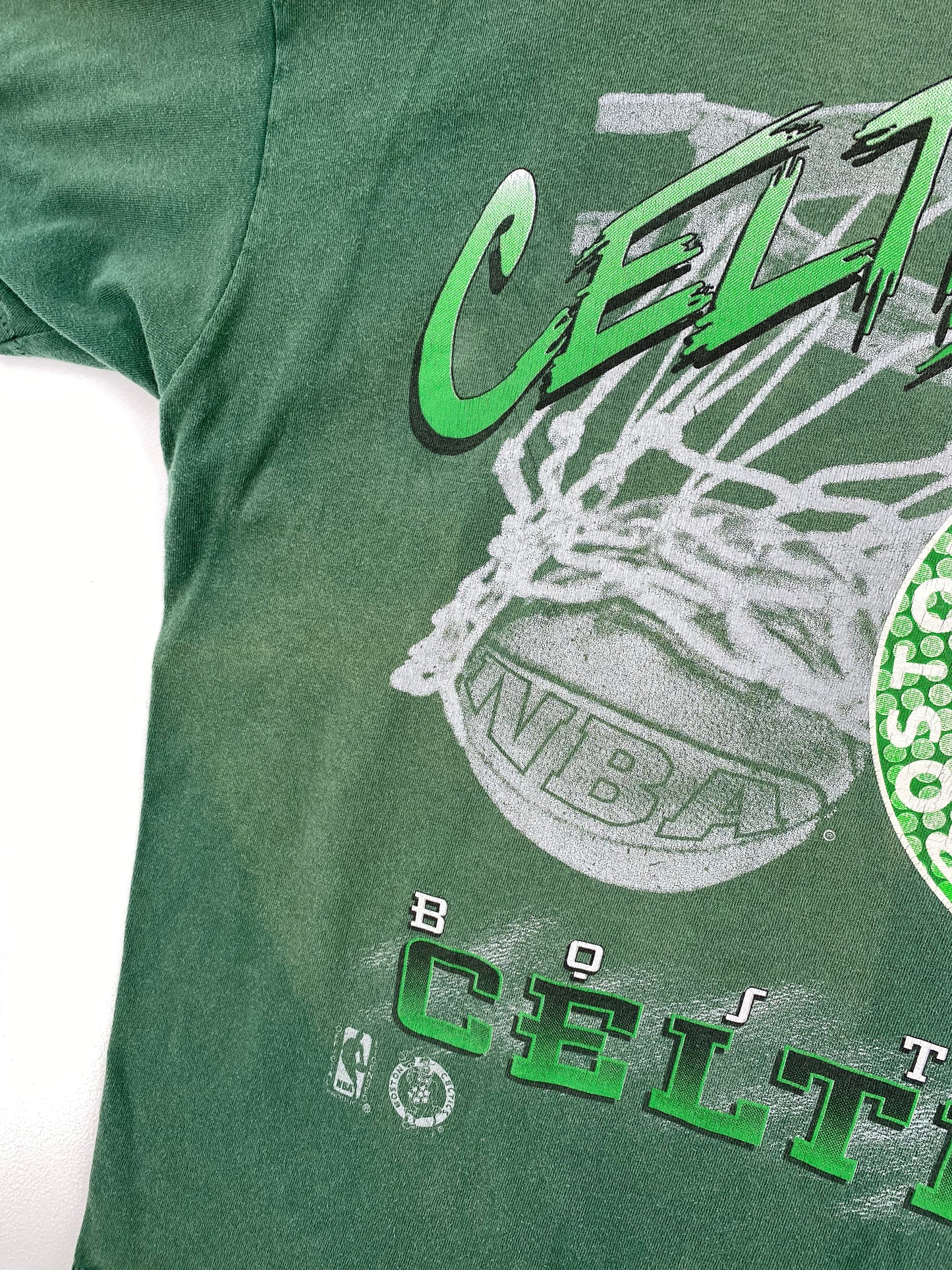 90’s BOSTON CELTICS Made in USA Size XL Vintage NBA T-shirt / A502