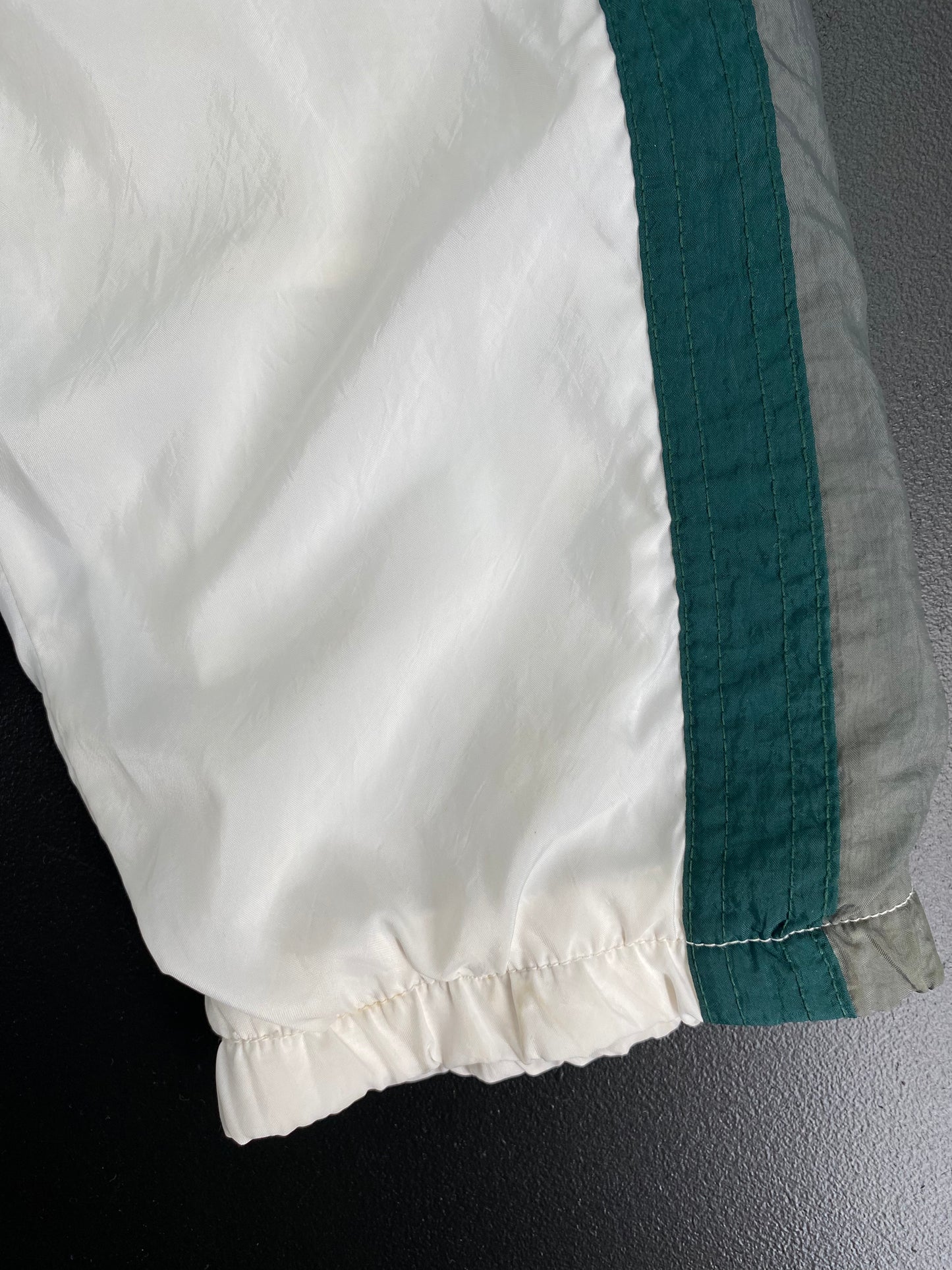 90’s NIKE Size M Vintage Nylon Jacket / A339