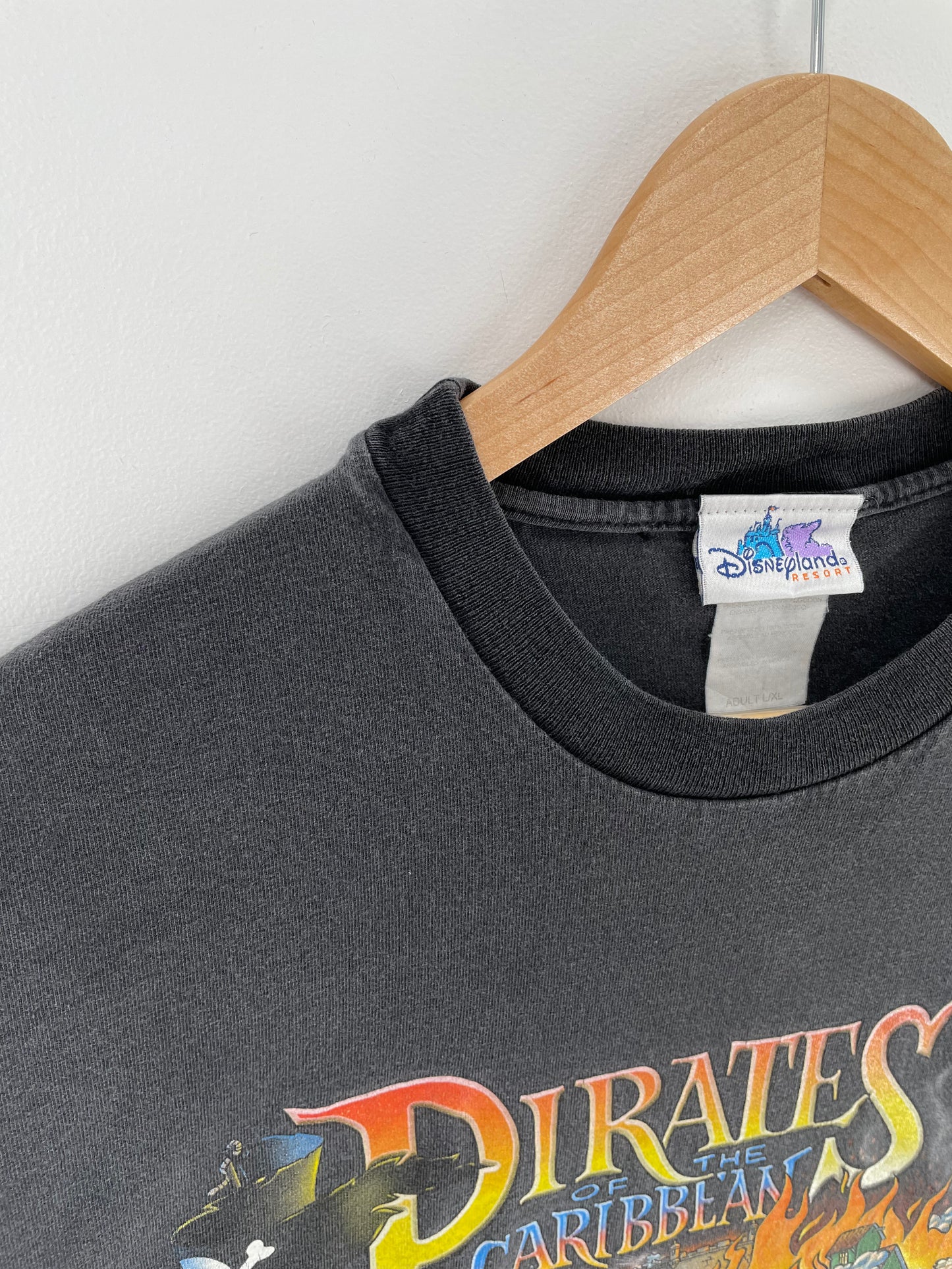 00' DISNEY PIRATES OF CARIBBEAN Size XL Vintage T-Shirts / A777