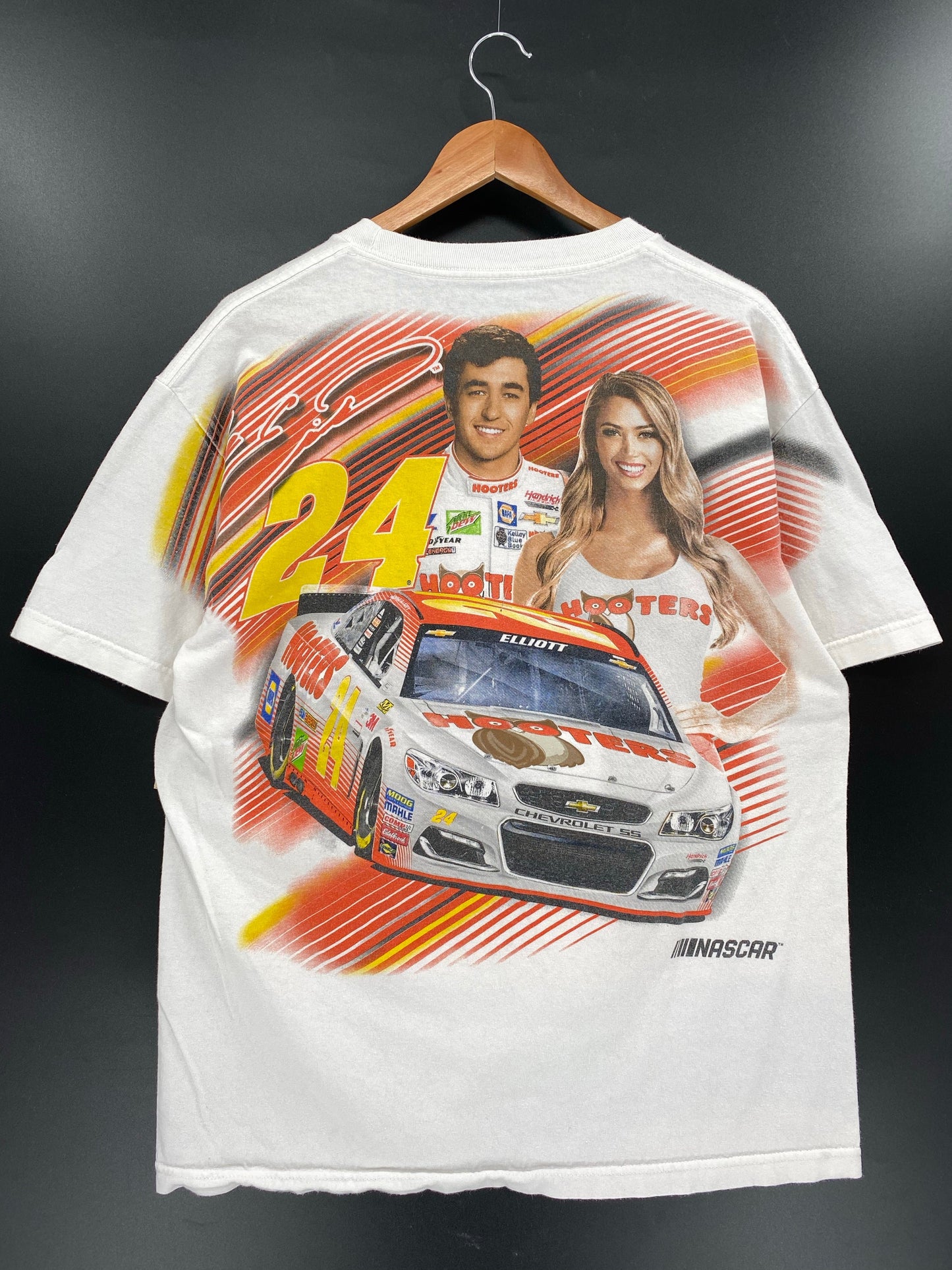 Vintage NASCAR ELIOTT x HOOTERS Size L Vintage Racing T-Shirts / A6168