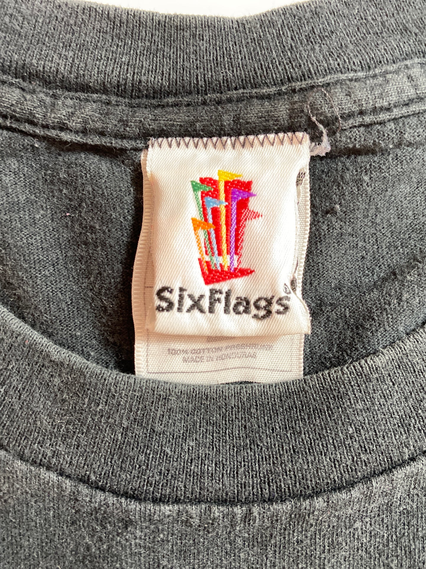 Vintage SIX FLAGS x LOONEY TUNES MARTIAN Size XL T-shirt / 9344