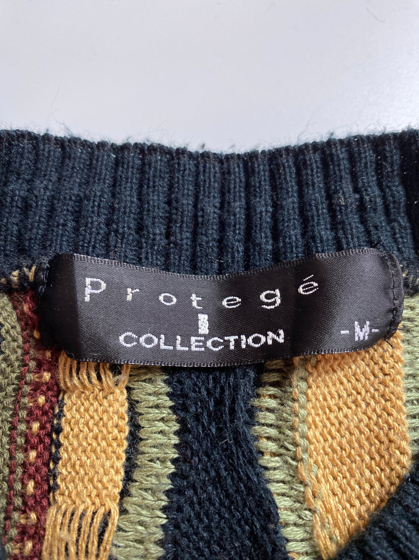 Vintage 3D Coogi-Style Size M Knit Sweater / 9637