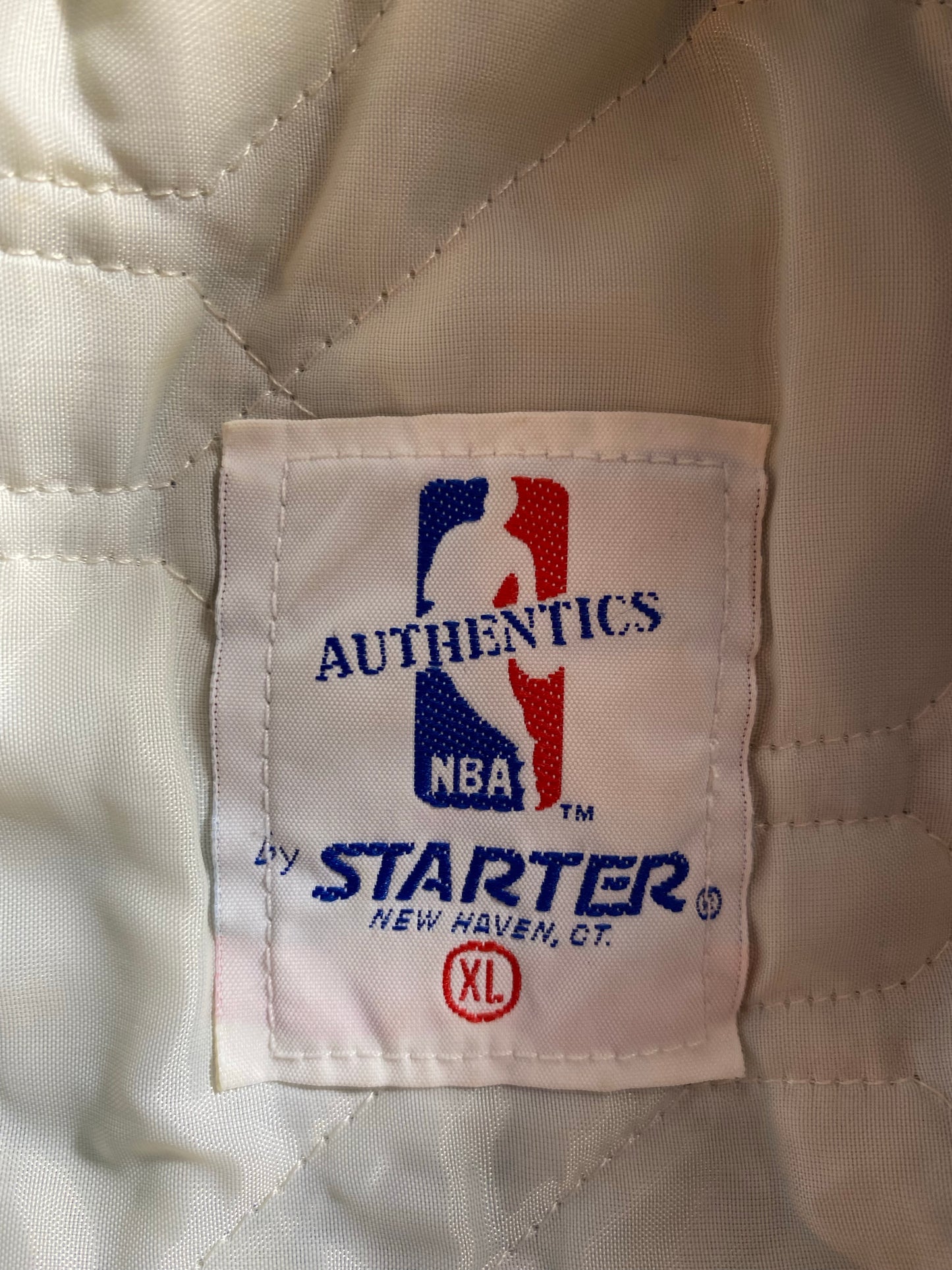 90’s STARTER x CHARLOTTE HORNETS Made in USA Size XL Vintage Button Up Nylon Jacket  / K4837
