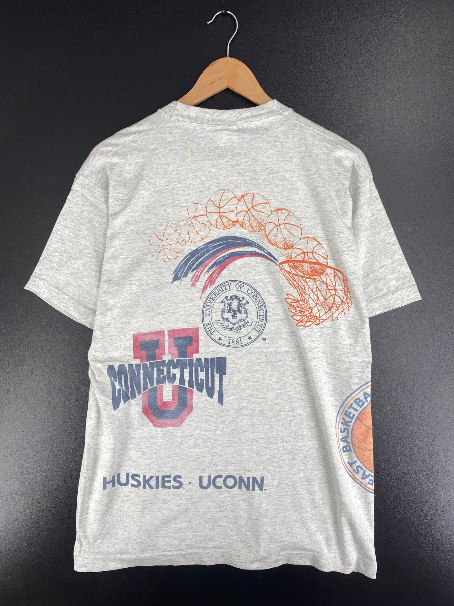 1992 HUSKIES UCONN BASKETBALL Made in USA Size XL Vintage College T-Shirt / A5454