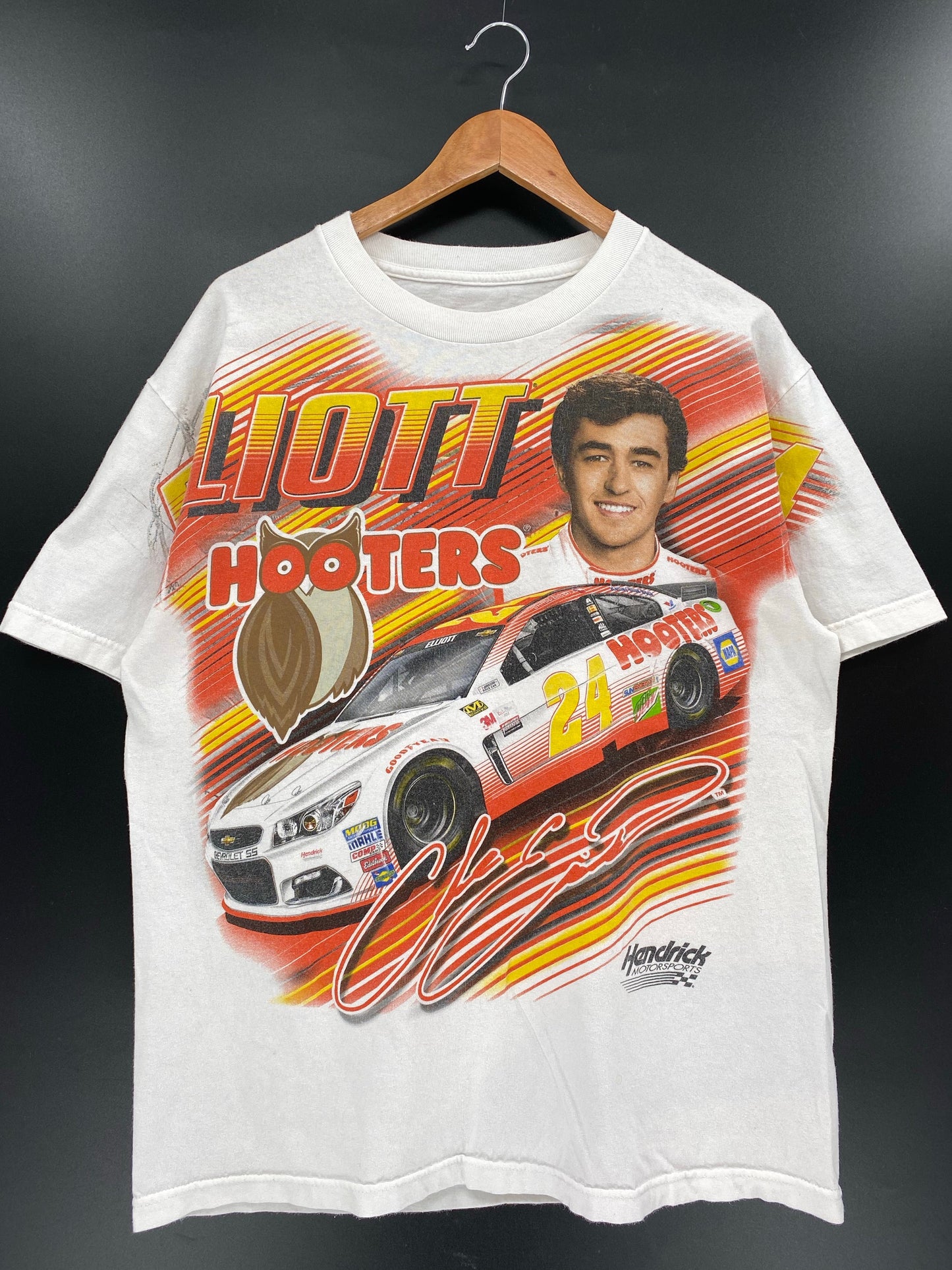 Vintage NASCAR ELIOTT x HOOTERS Size L Vintage Racing T-Shirts / A6168