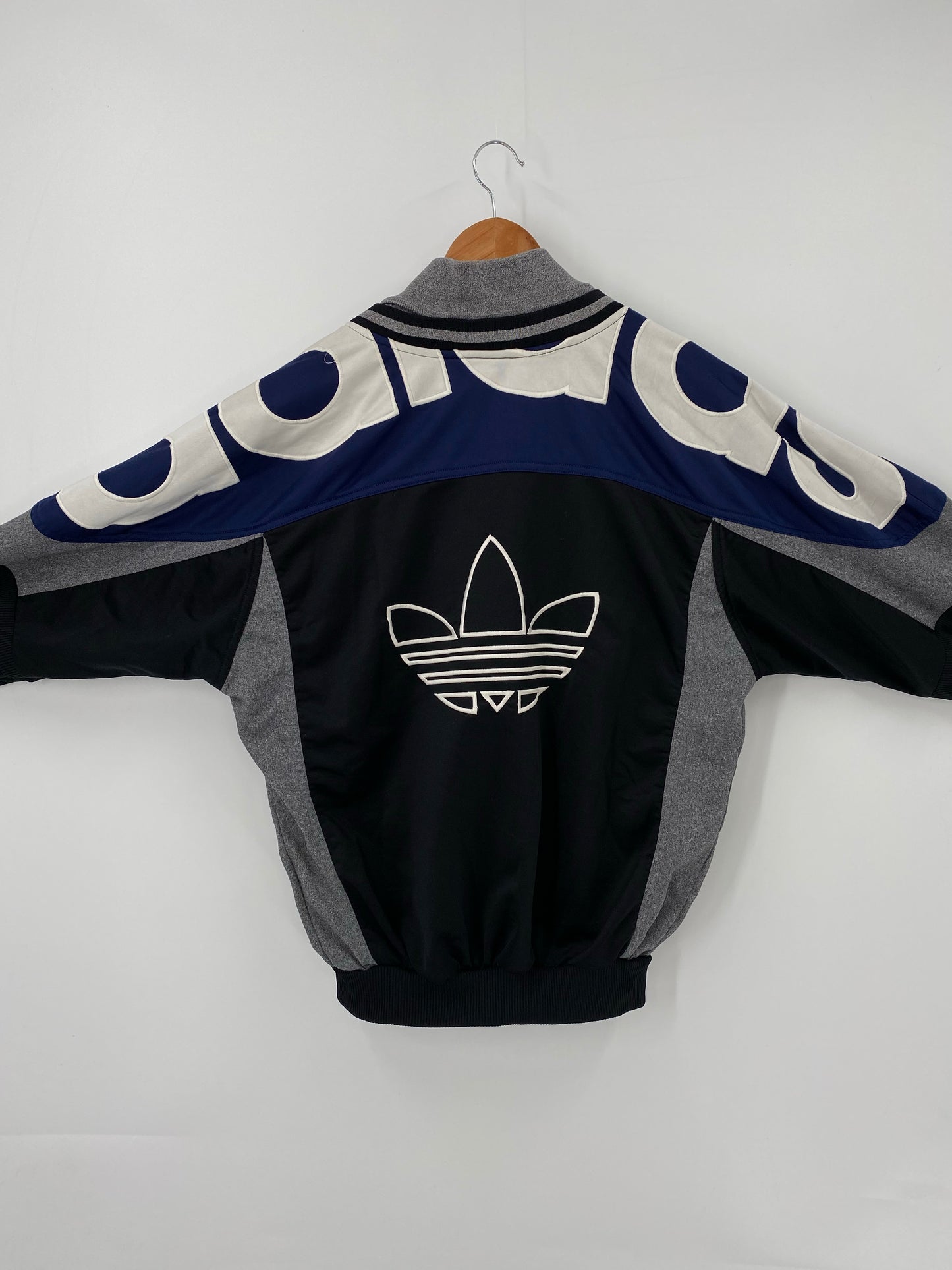 90’s Euro ADIDAS Size M Vintage Jersey / K4375