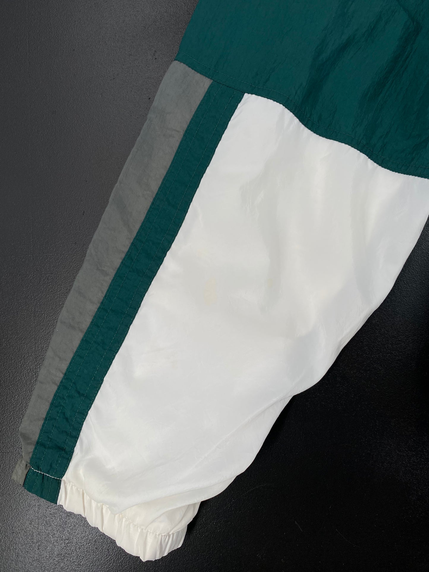 90’s NIKE Size M Vintage Nylon Jacket / A339