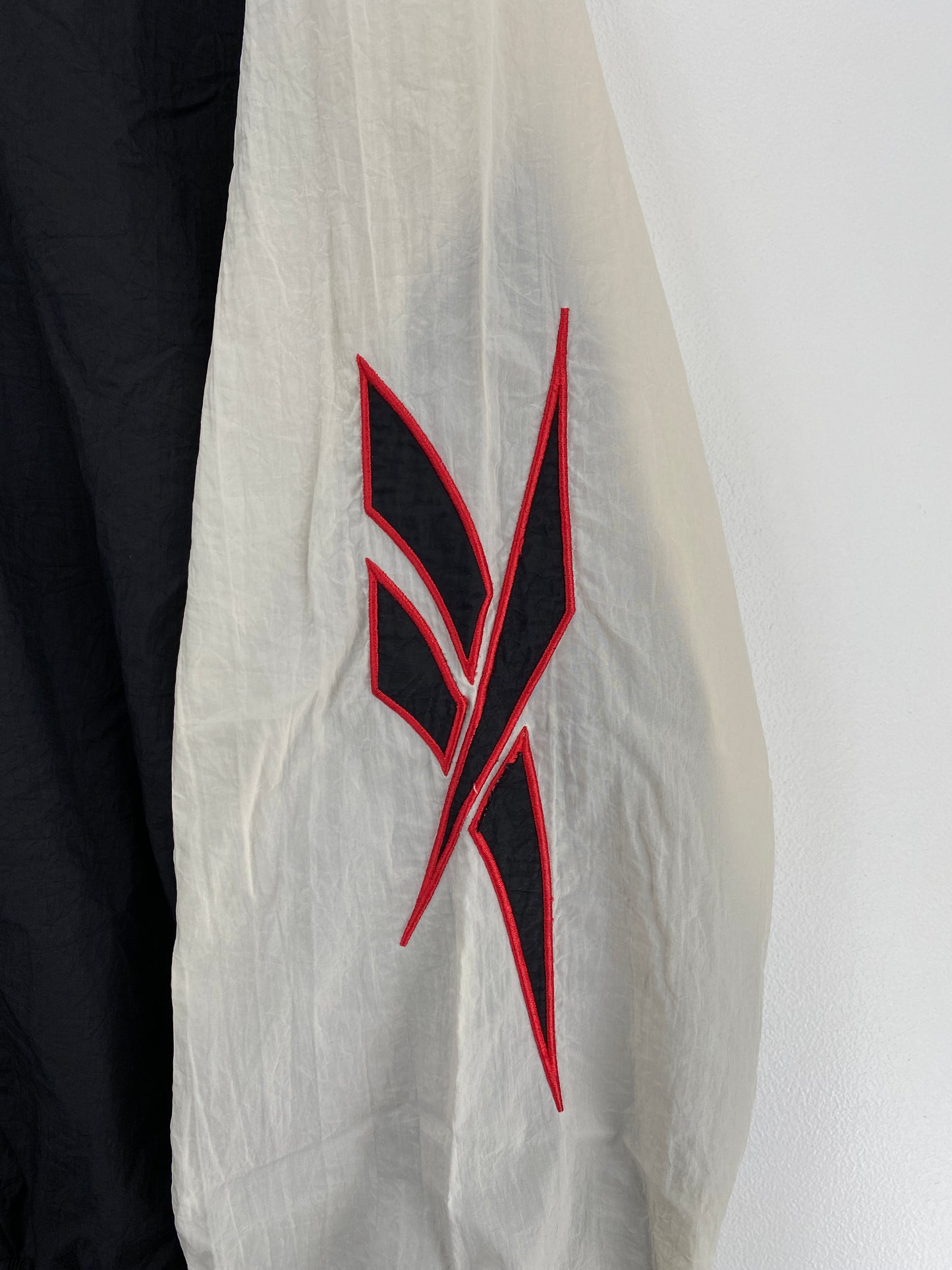 90’s REEBOK Size L Nylon Jacket / A4586