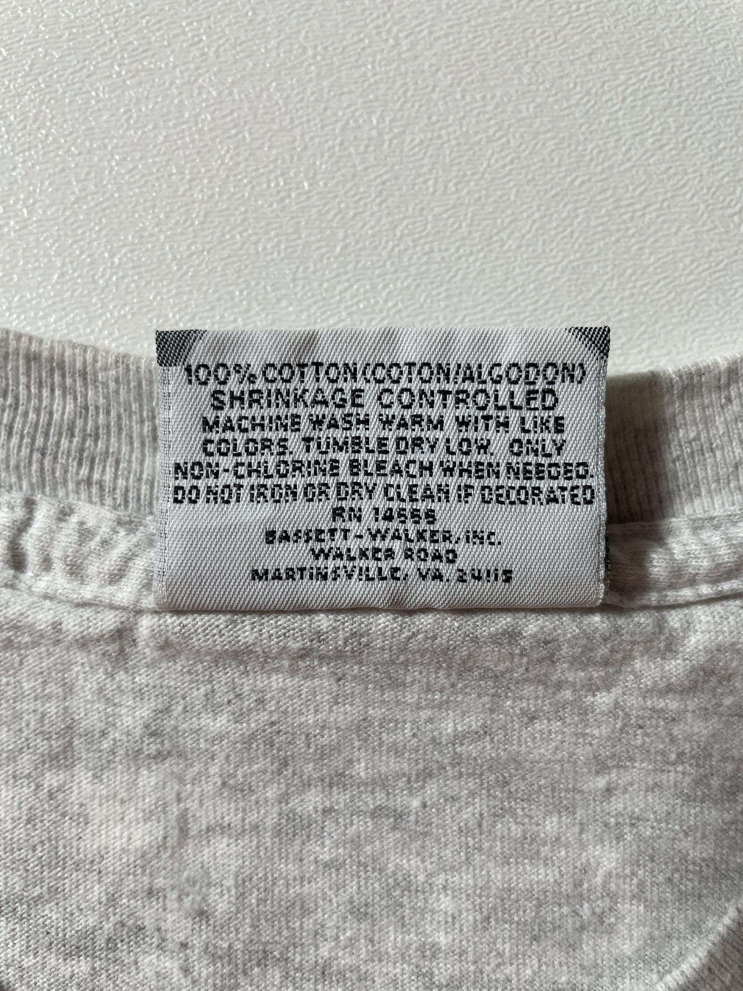 1992 NEW ENGLAND PATRIOTS x LOONEY TUNES TAZ Made in USA Size XL Vintage NFL T-Shirt / A9285