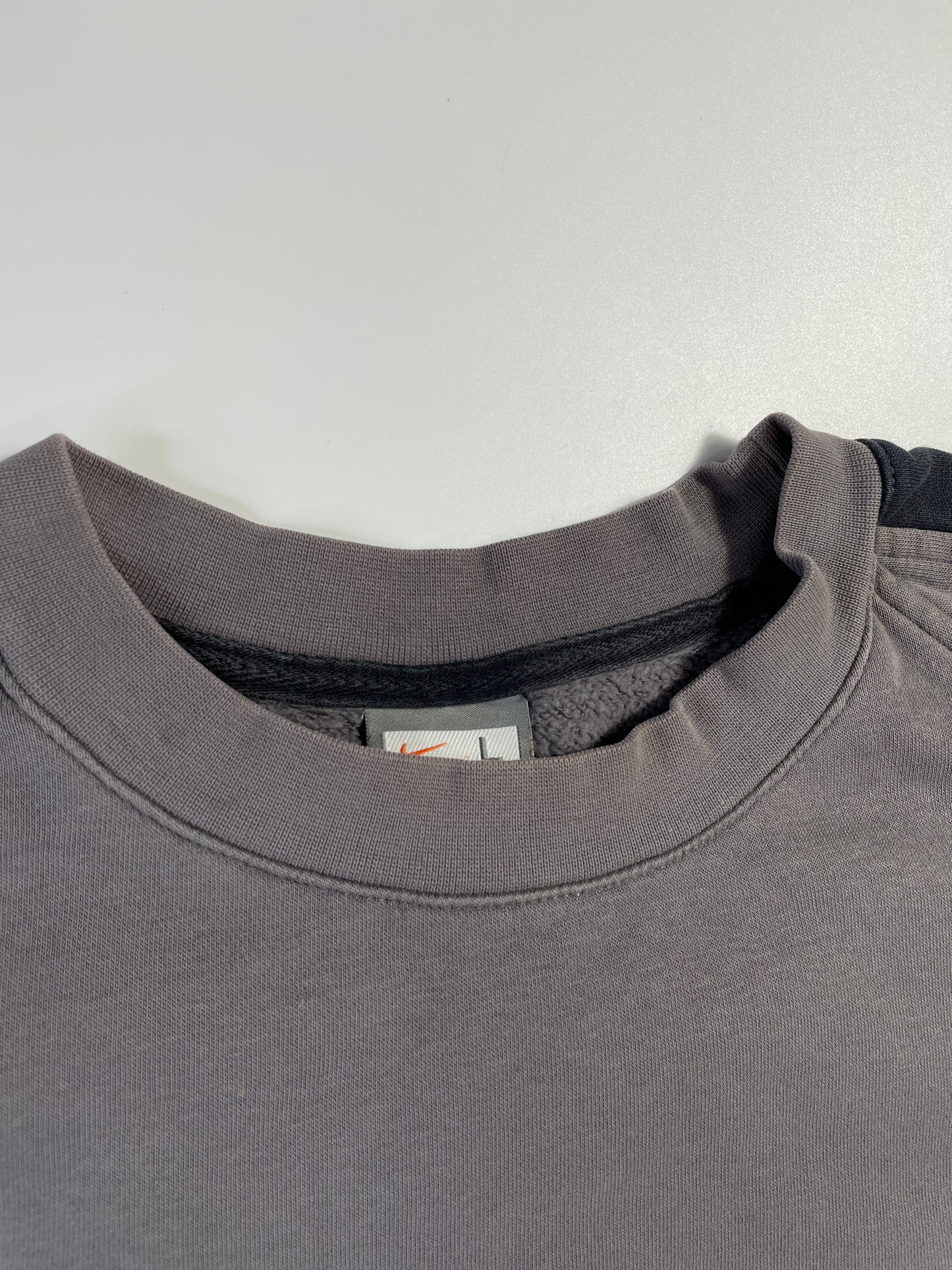 Vintage NIKE MINI SWOOSH Size L Sweat-shirt / A8483