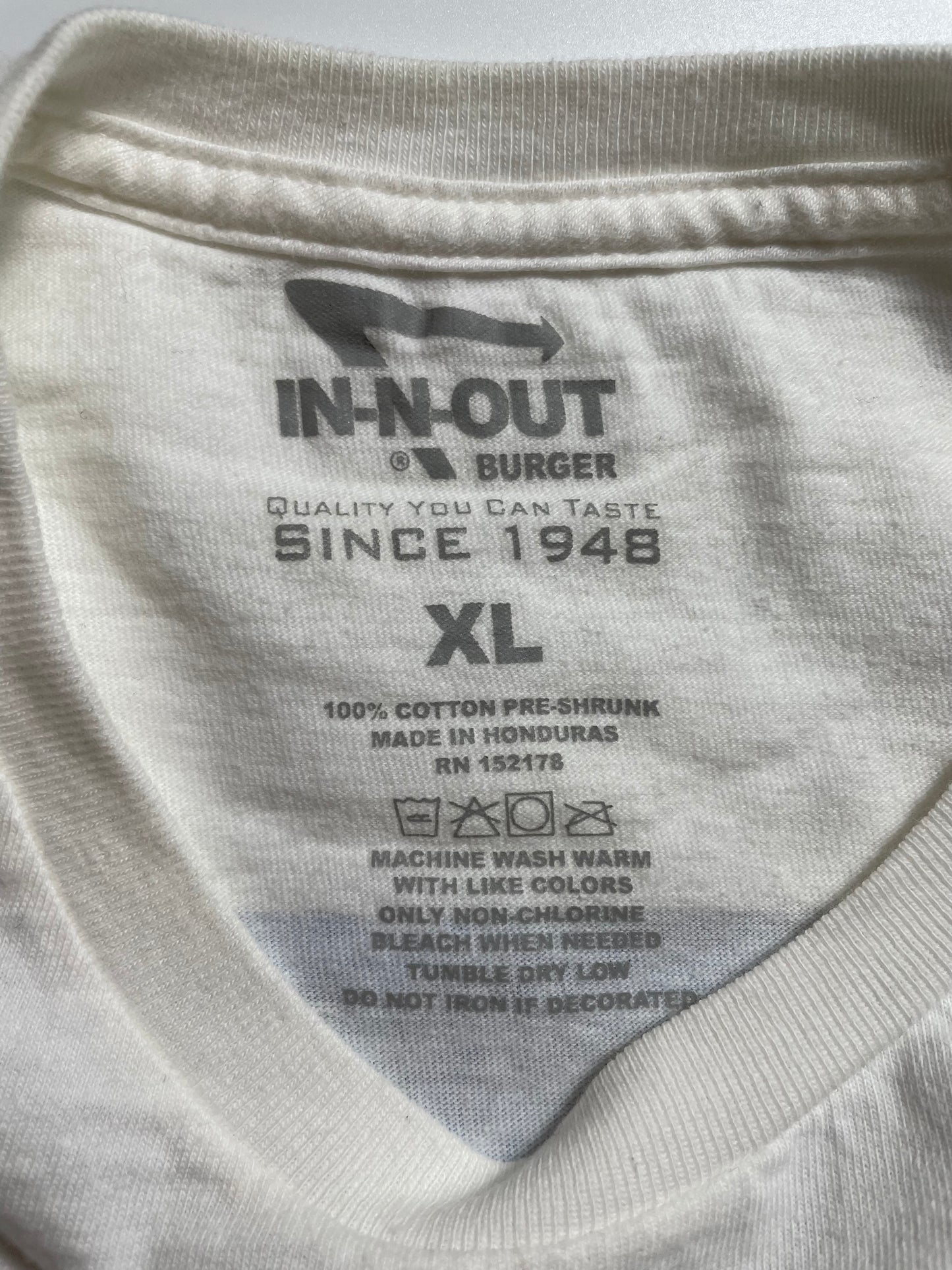 2018 IN N OUT Size XL Vintage T-Shirt / K9653