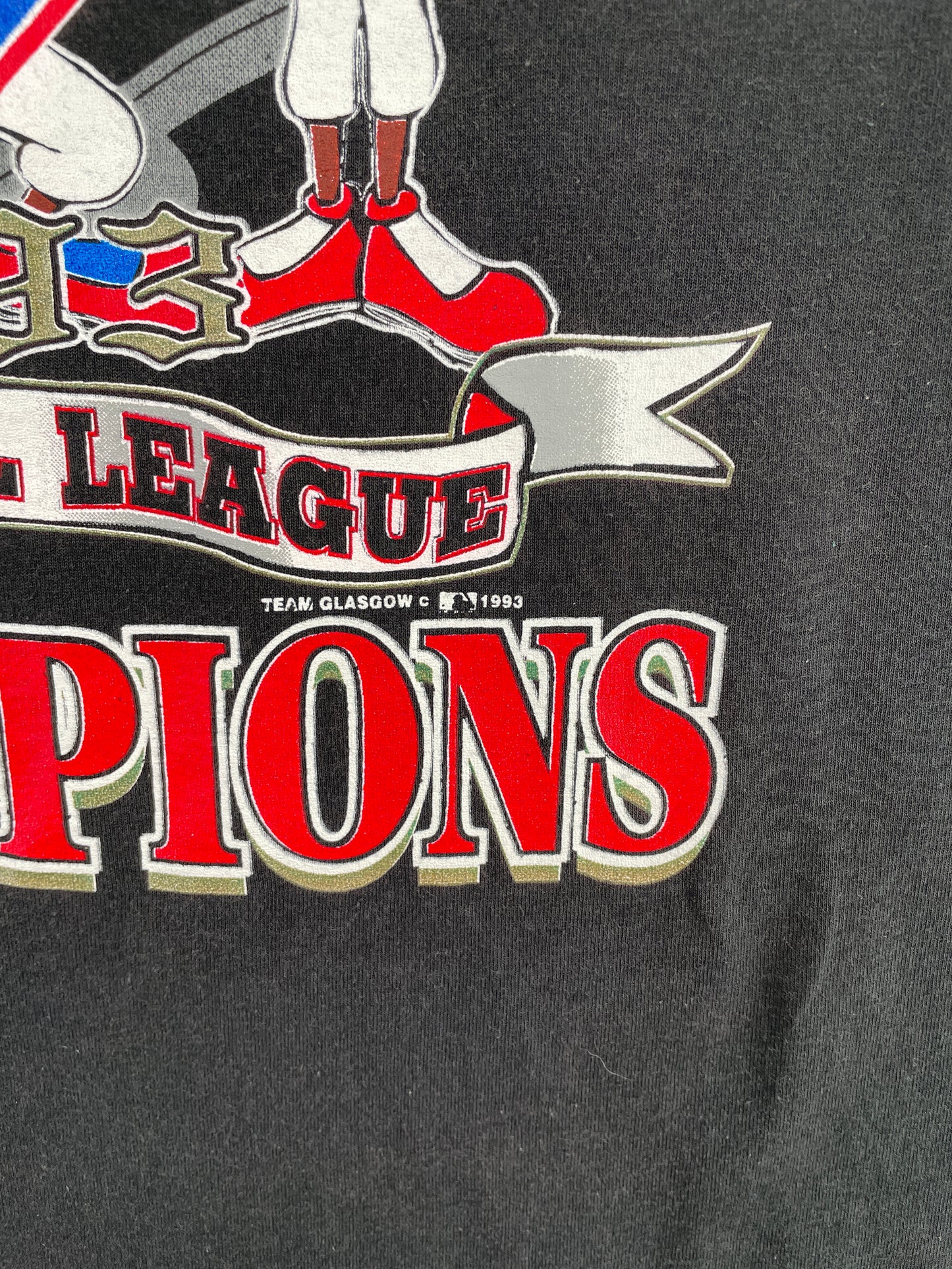 1993 LOONEY TUNES x PHILADELPHIA PHILLIES Made in USA Size XL Vintage MLB T-Shirt / A5169