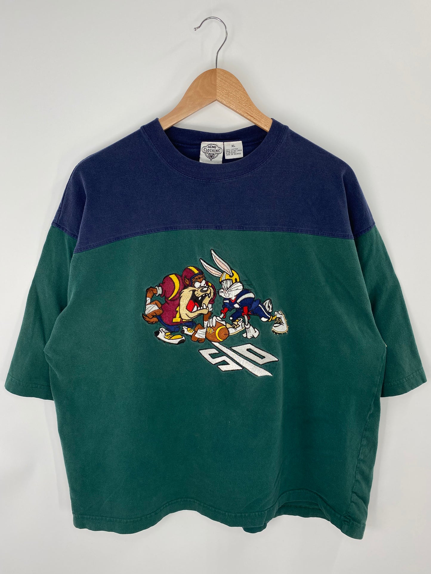 1991 TAZ x BUGS BUNNY Size XL Vintage NFL T-Shirt / K9839