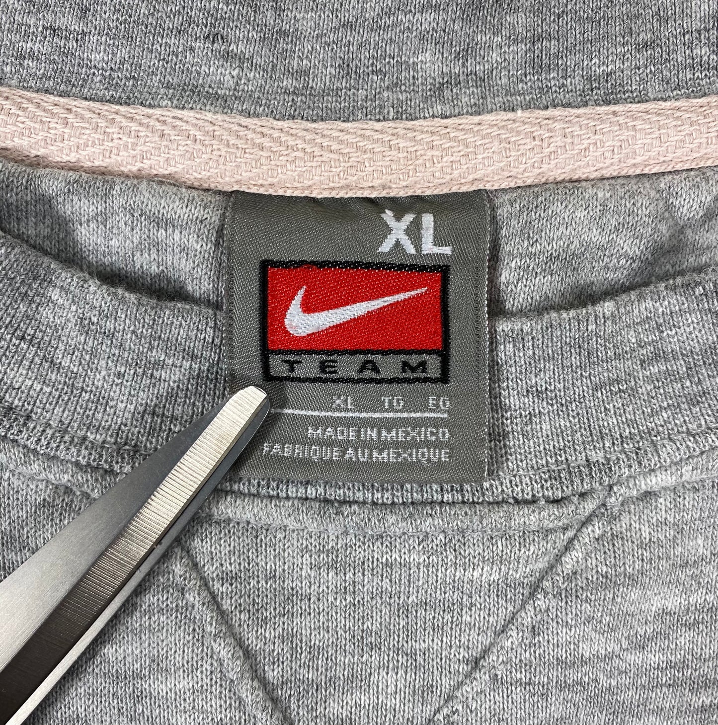 90’s Nike West Virginia Size XL Vintage Sweat-Shirt / 6080