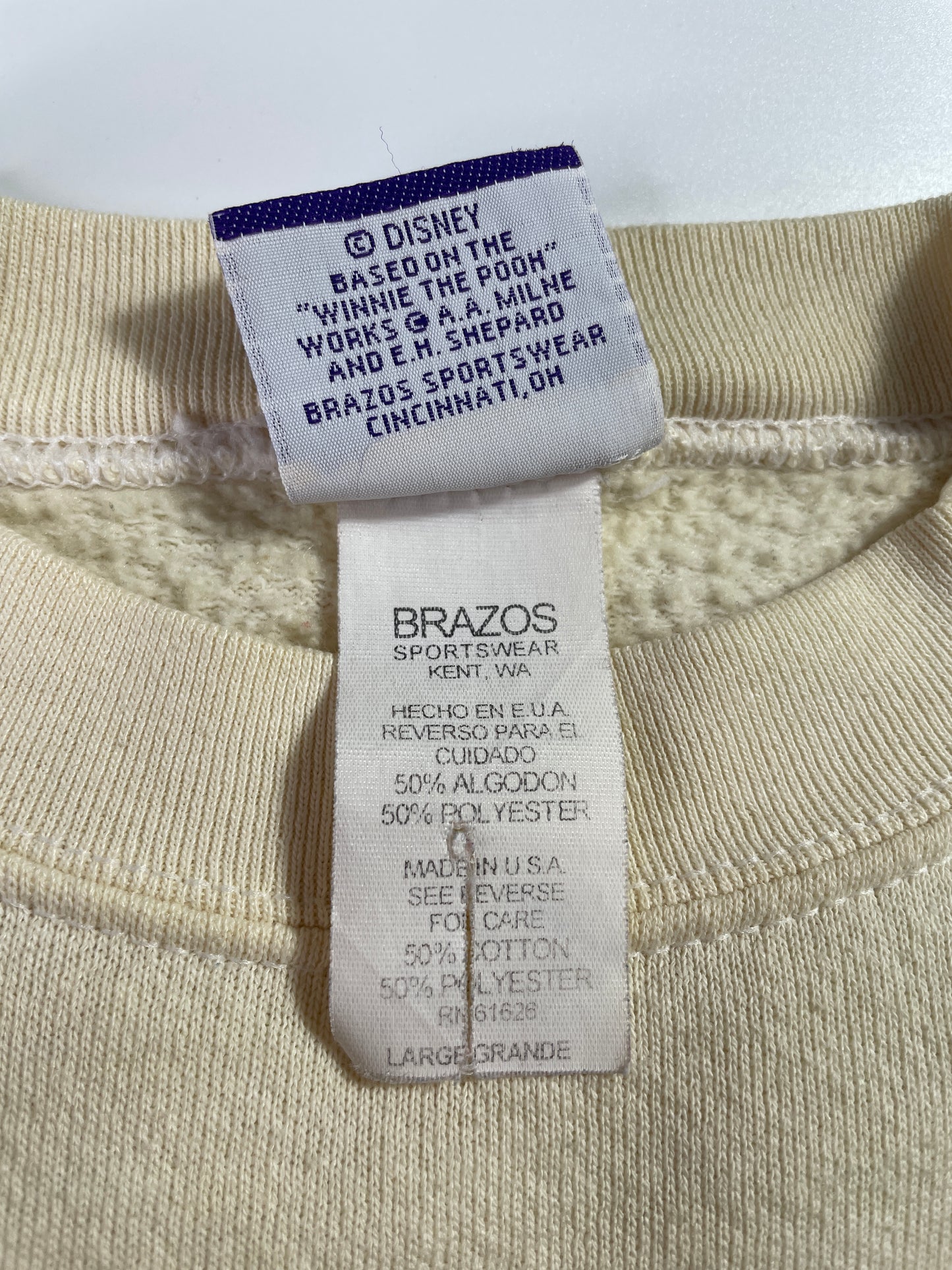 00’ DISNEY WINNIE THE POOH Made in USA Size L Vintage Sweat-Shirt / E6034S