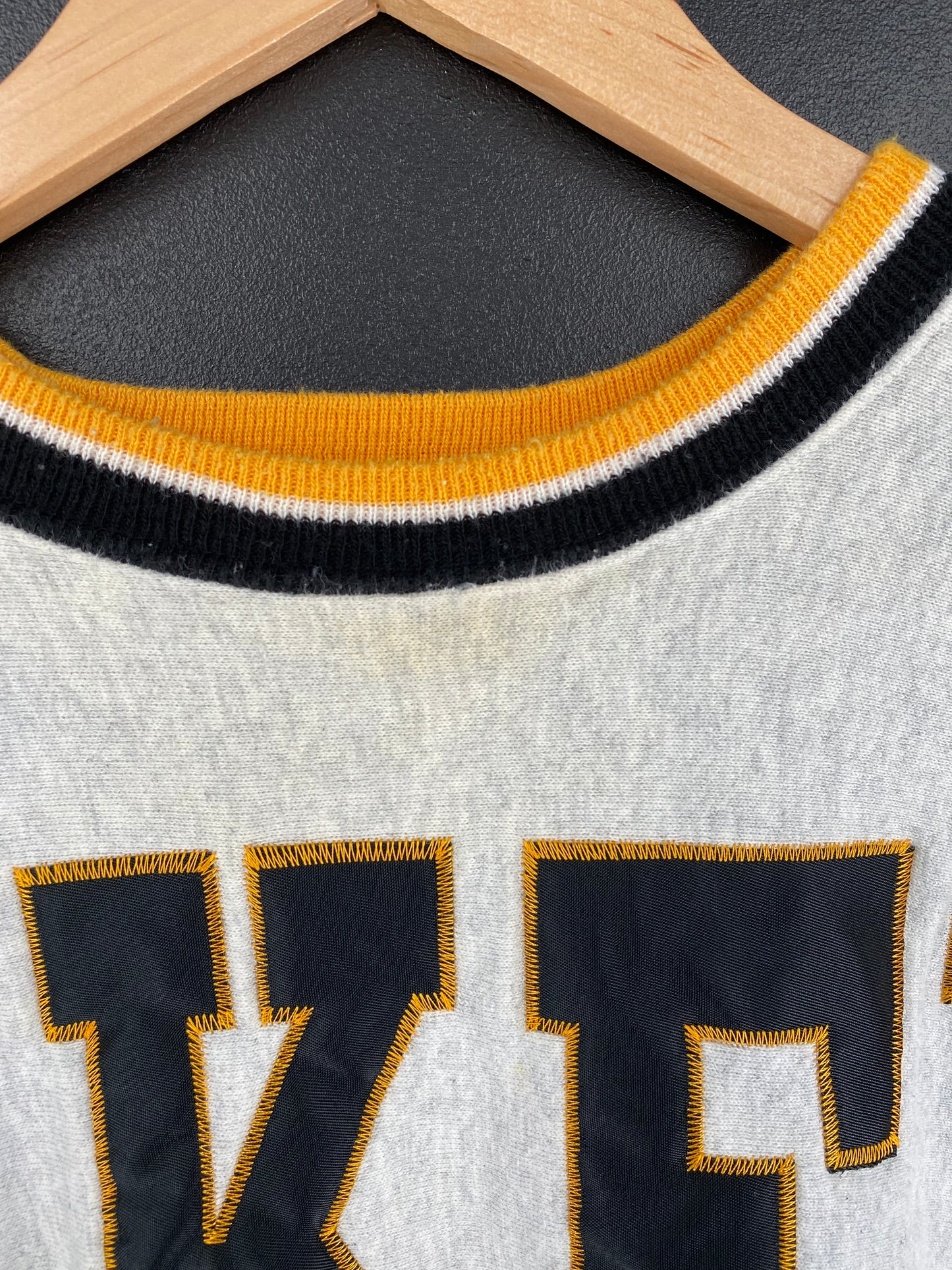 90’s HAWKEYES Made in USA Size XXL Vintage College Sweat-shirt / A454