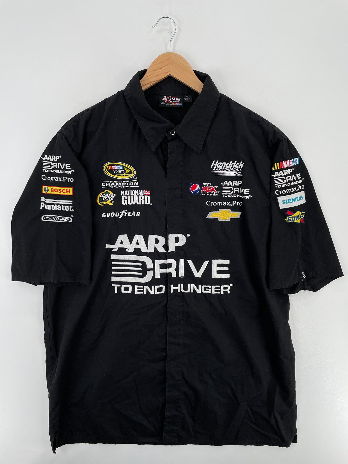 Vintage NASCAR Size XL Vintage Racing Button down Shirt / A4111