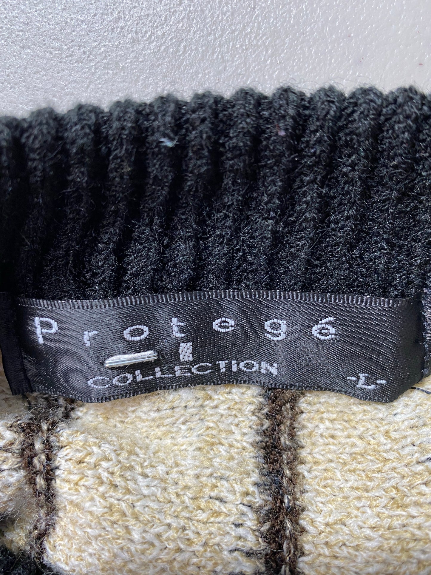 Vintage 3D COOGI- Style Made in USA Size L Knit Sweater / K5307