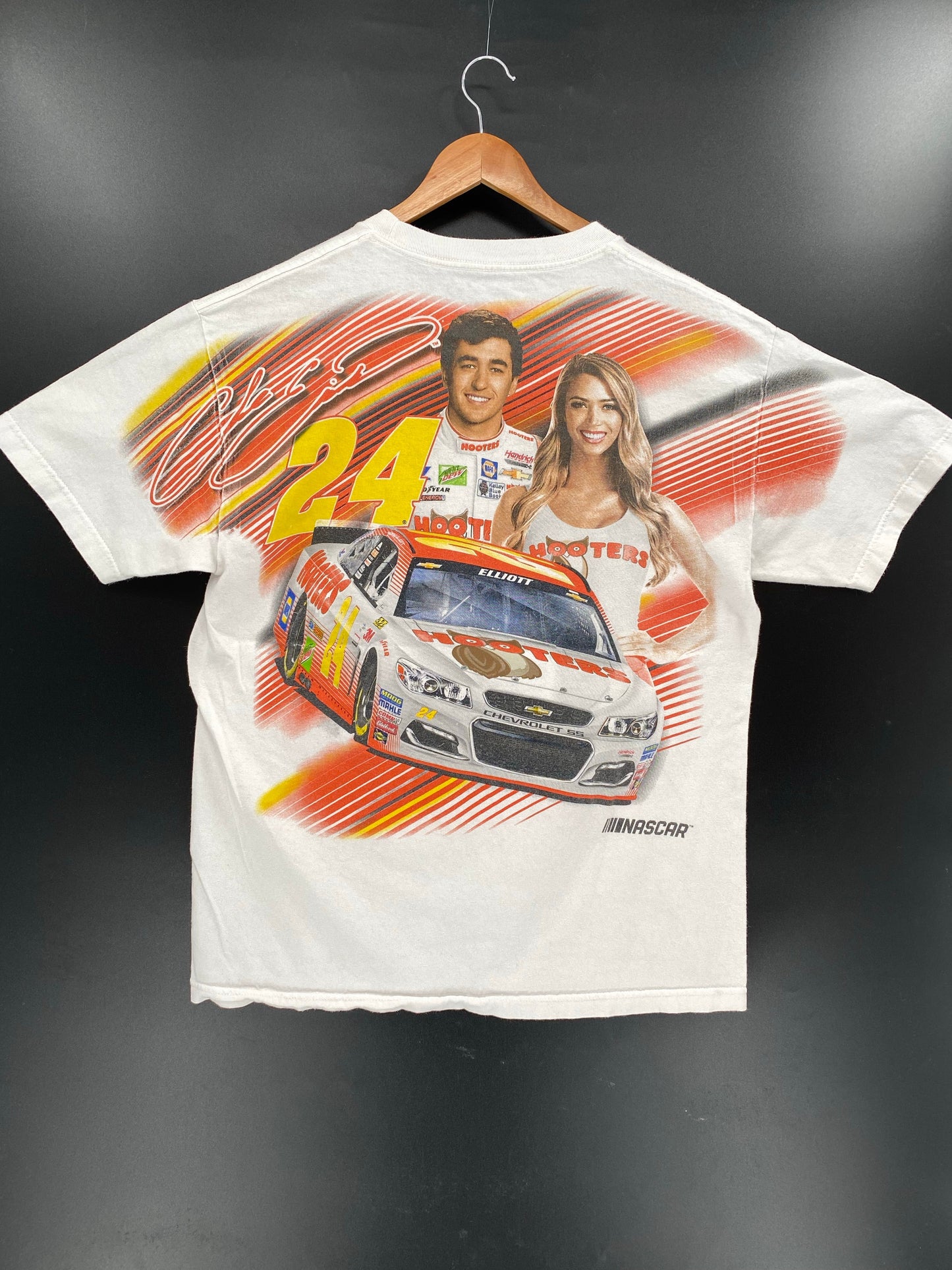 Vintage NASCAR ELIOTT x HOOTERS Size L Vintage Racing T-Shirts / A6168