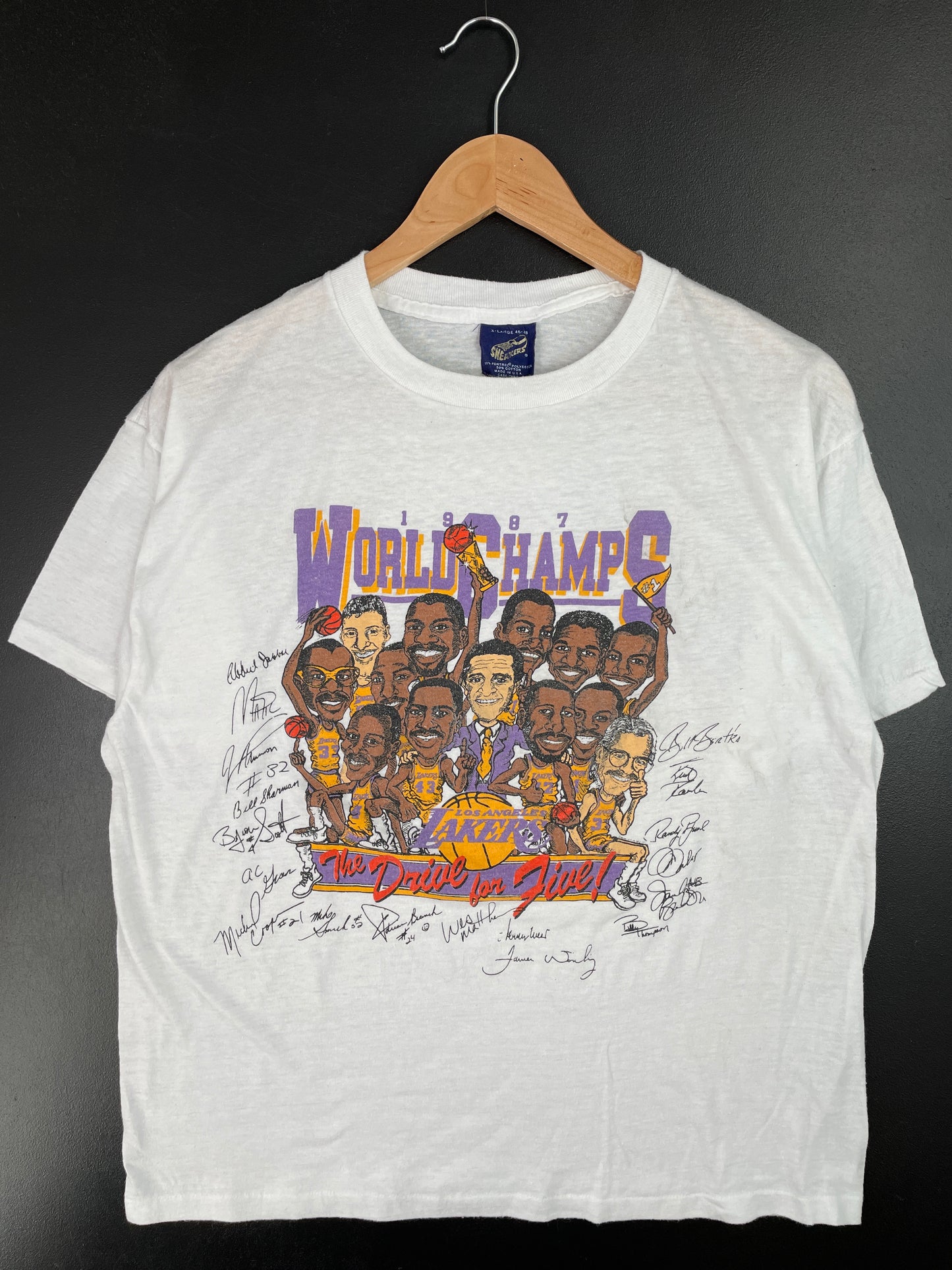 1987 LOS ANGELES LAKERS Made in USA Size XL Vintage NBA T-Shirt / A9290