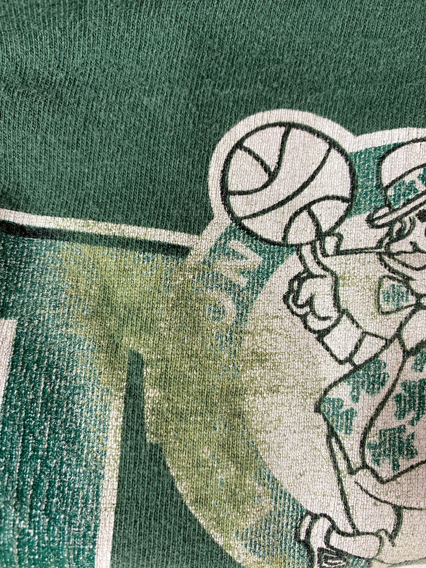 90’s BOSTON CELTICS x LOONEY TONES TAZ MADE IN USA Size L Vintage NBA T- Shirts / A330