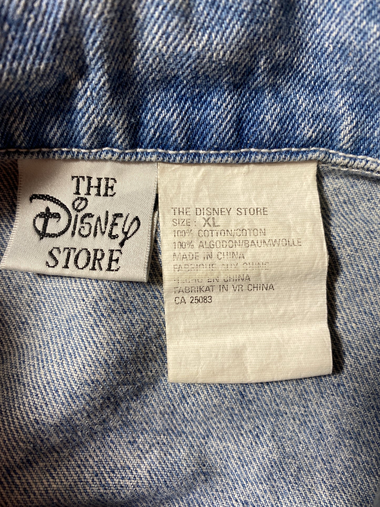00' DISNEY WINNIE THE POOH Size XL Vintage Denim Jacket / A5882