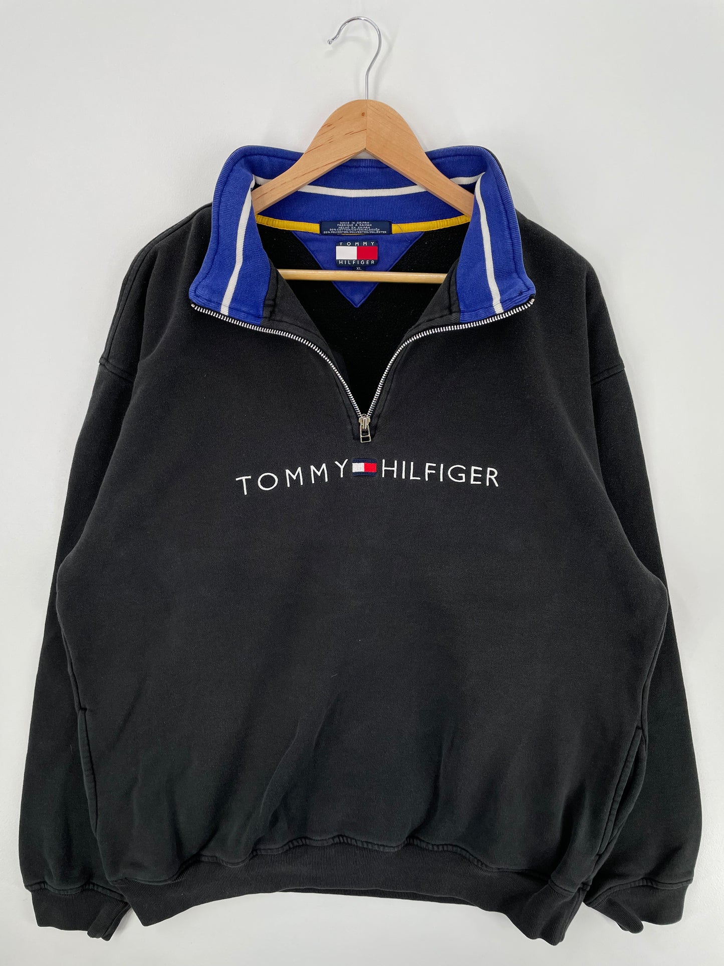 90’s TOMMY FILHIGER Size XL Half Zip Sweat-shirt / A913