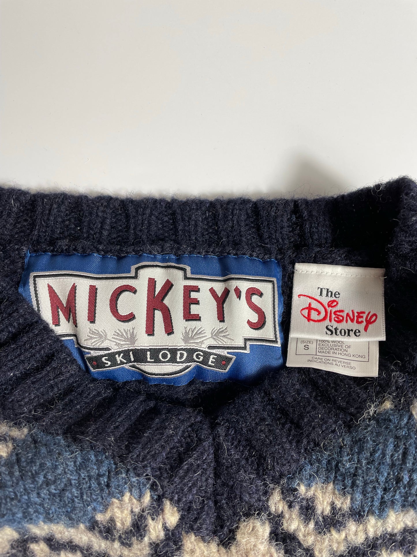 00' DISNEY MICKEY AND FRIENDS Size S Wool Knit Sweater / K8100