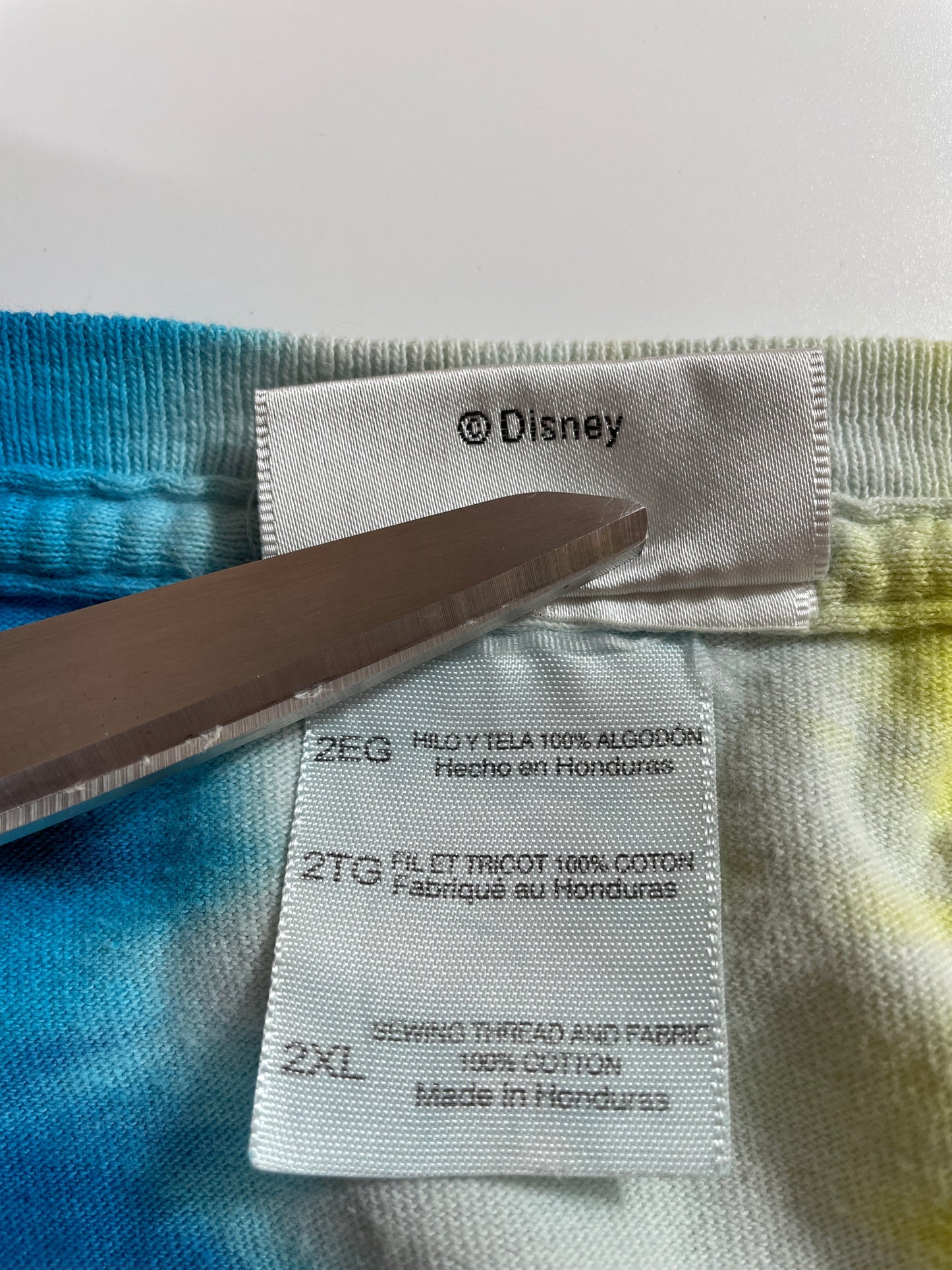 2013 DISNEY Size XXL Tie-dye Vintage T-Shirt / E376