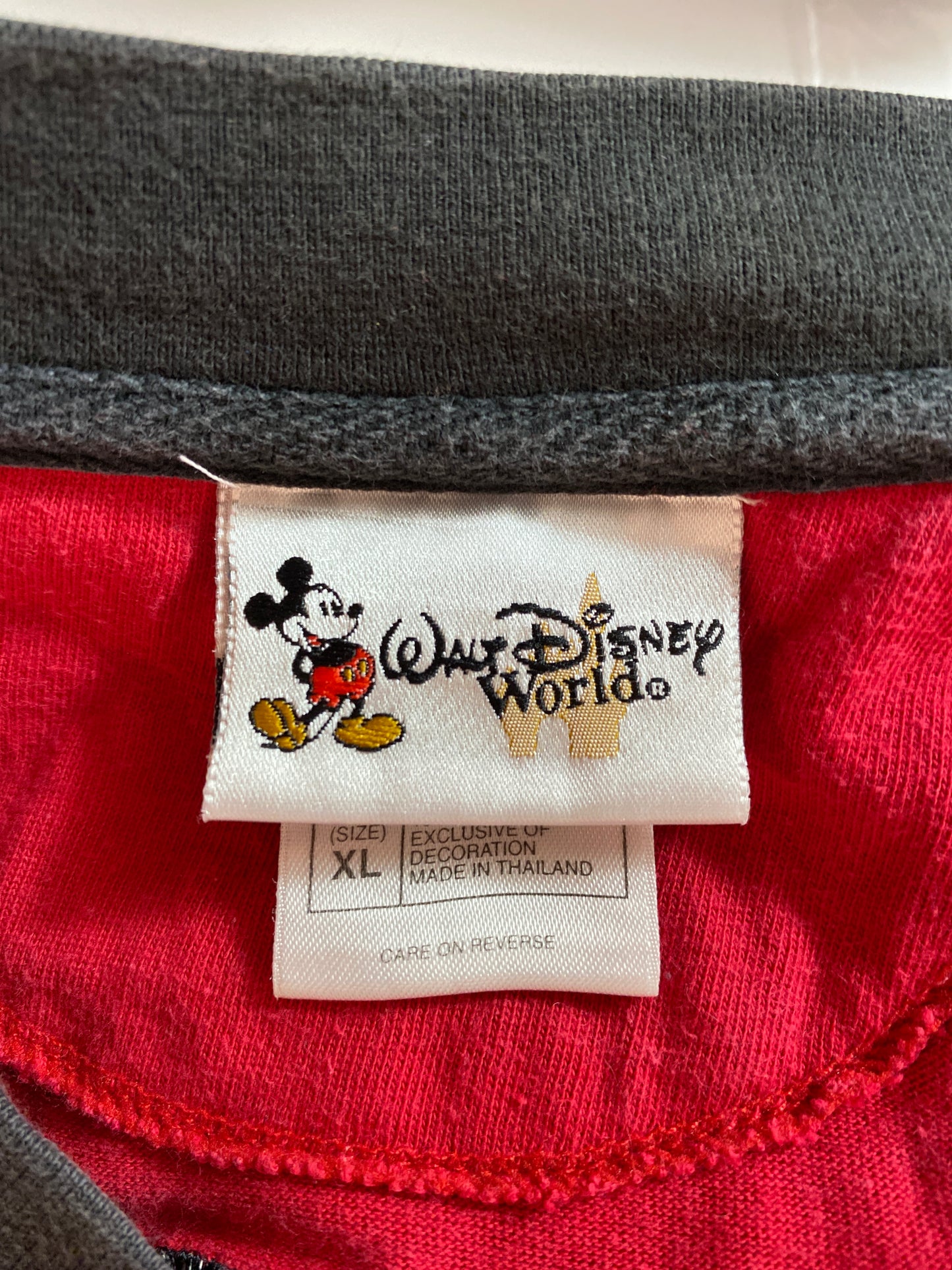 00’ DISNEY MICKEY Size XL Vintage Hockey T-Shirt /9350