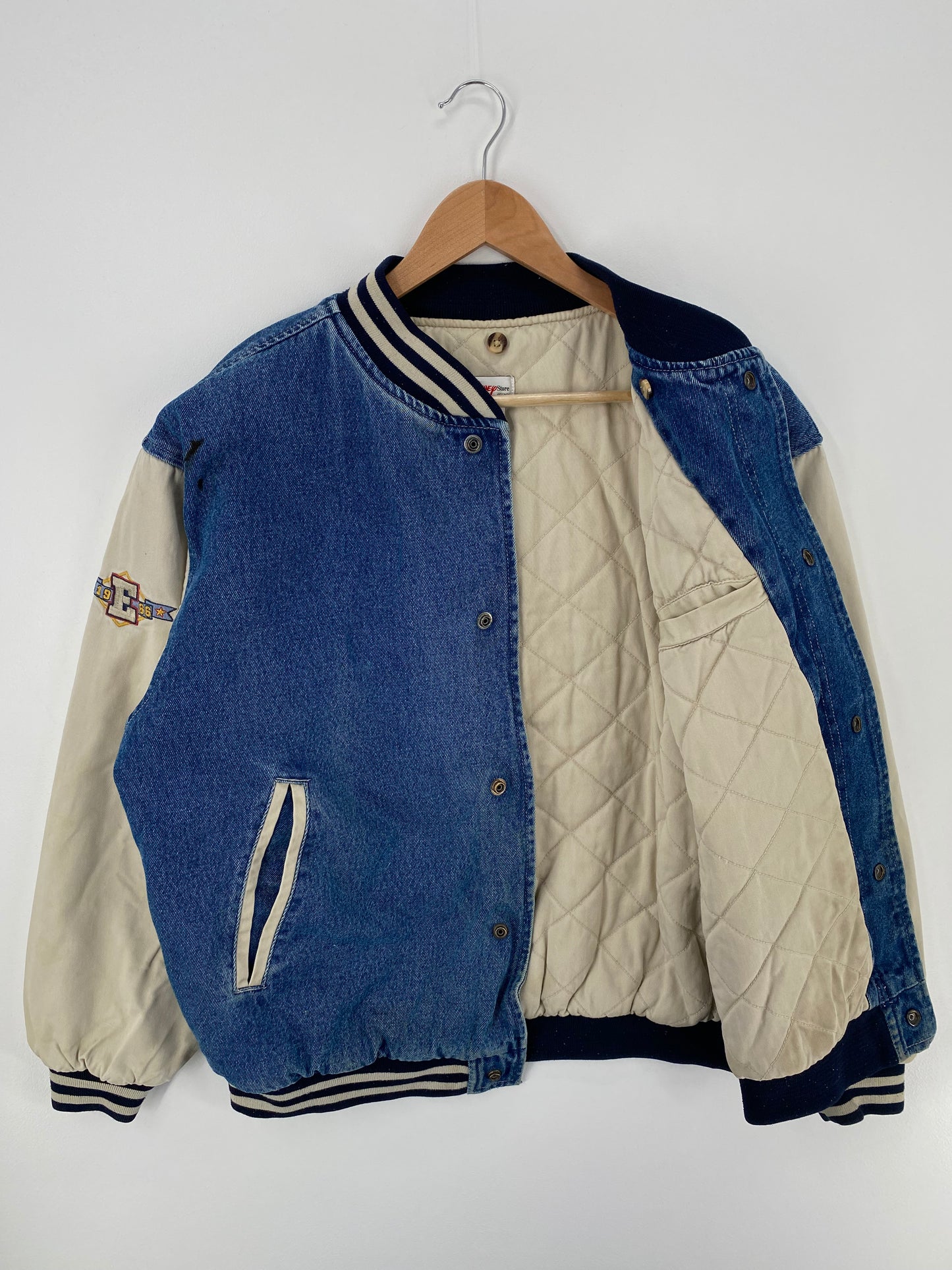 00’ DISNEY EEYORE Size M Denim Jacket / A983