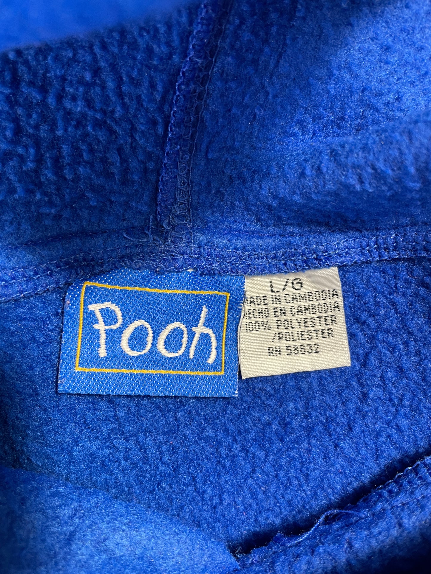 .00’ DISNEY WINNIE THE POOH Size L Fleece / A9241