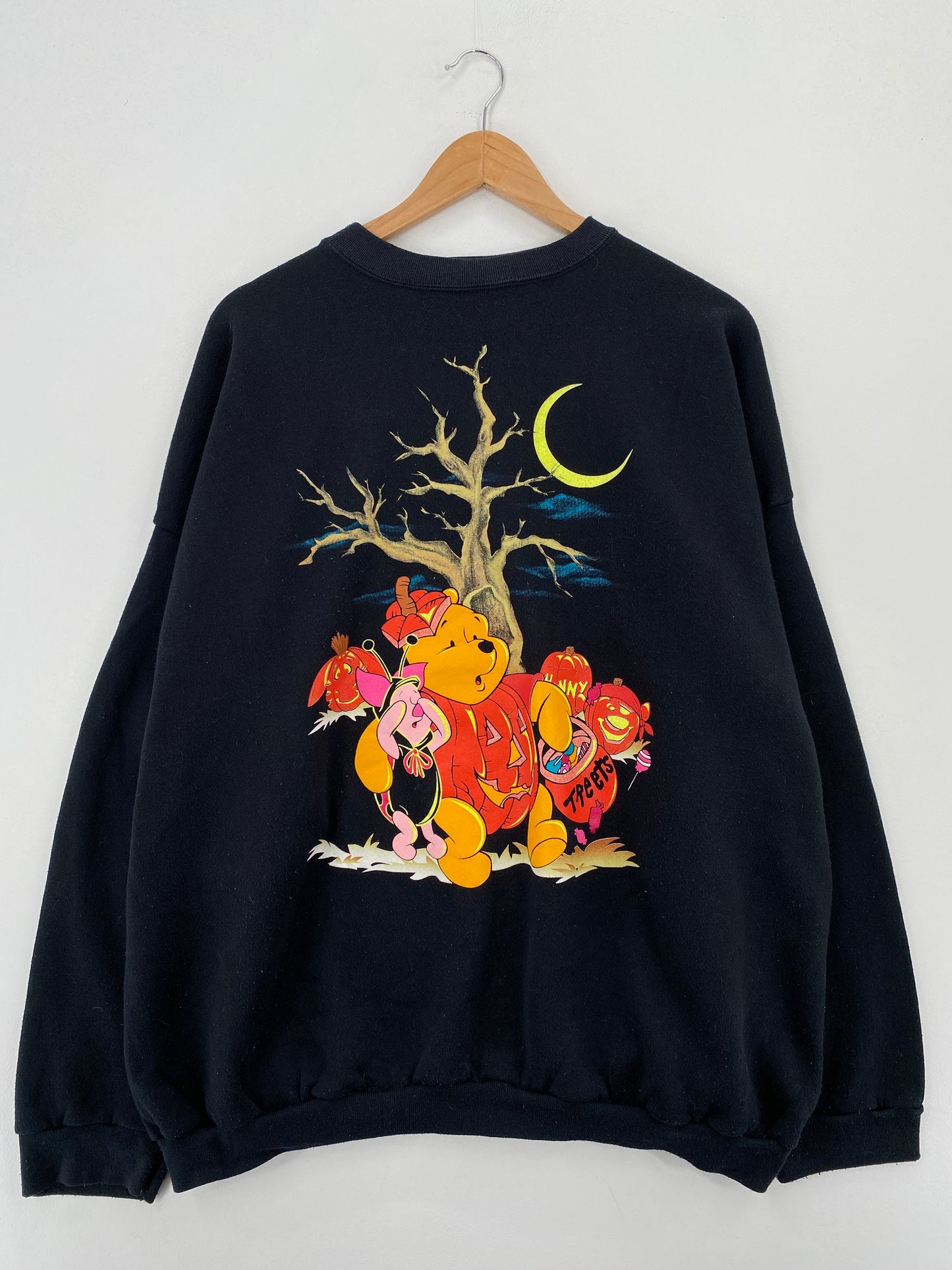 00’ DISNEY WINNIE THE POOH HALLOWEEN Made in USA Size XXXL Vintage Sweat-shirt / A7286