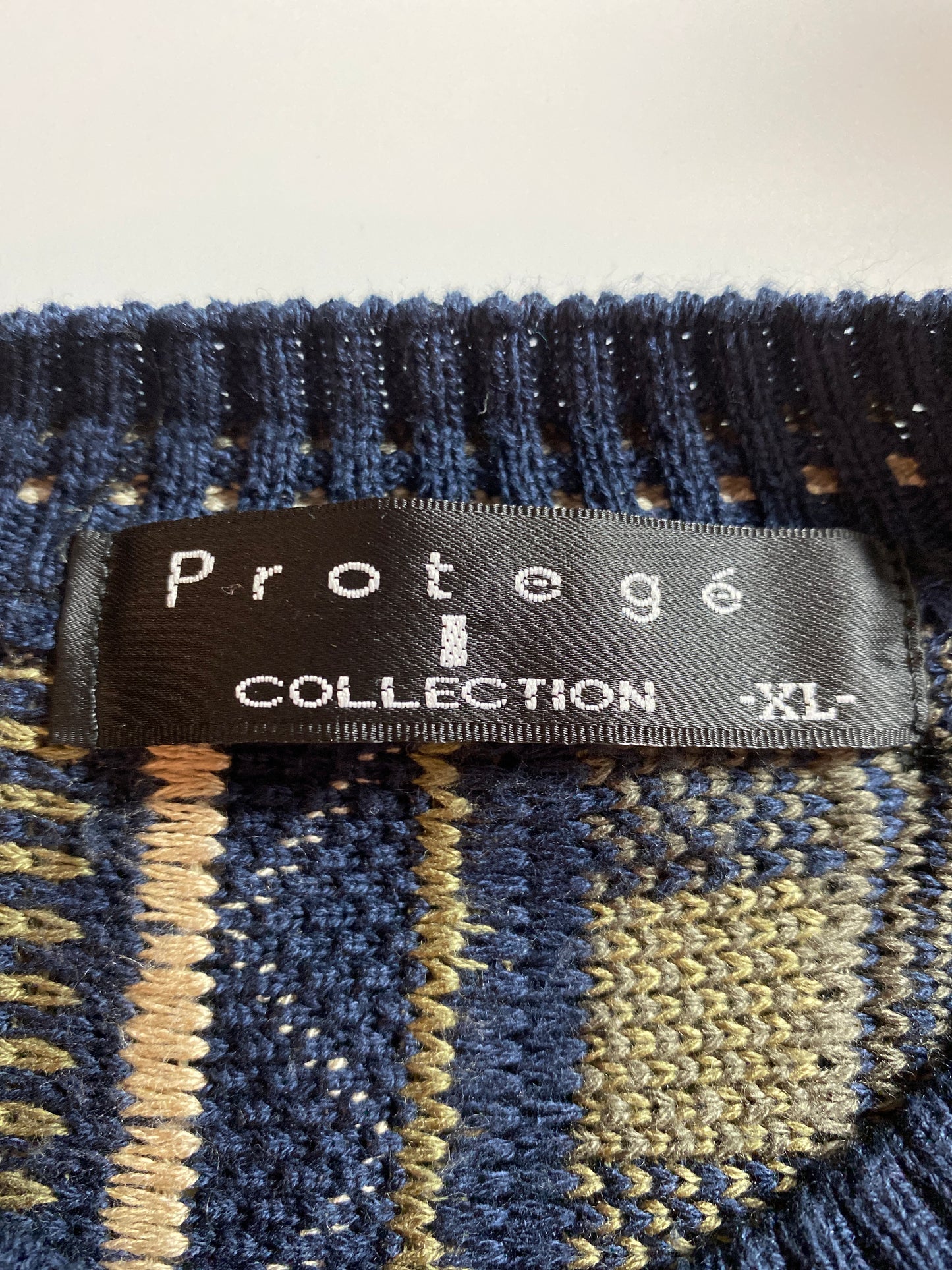 Vintage 3D Coogi-Style Made in USA SizeXL Knit Sweater / 9779