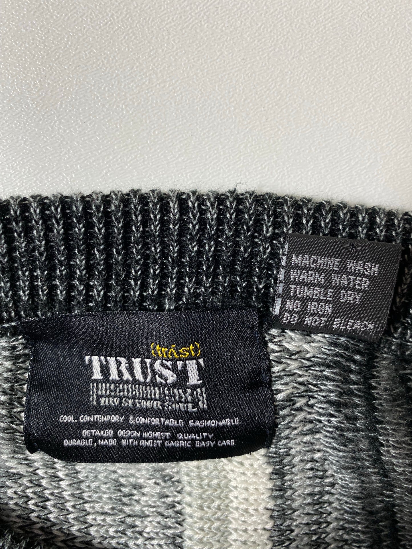 Vintage 3D COOGI- Style Size XL Knit Sweater / K4230