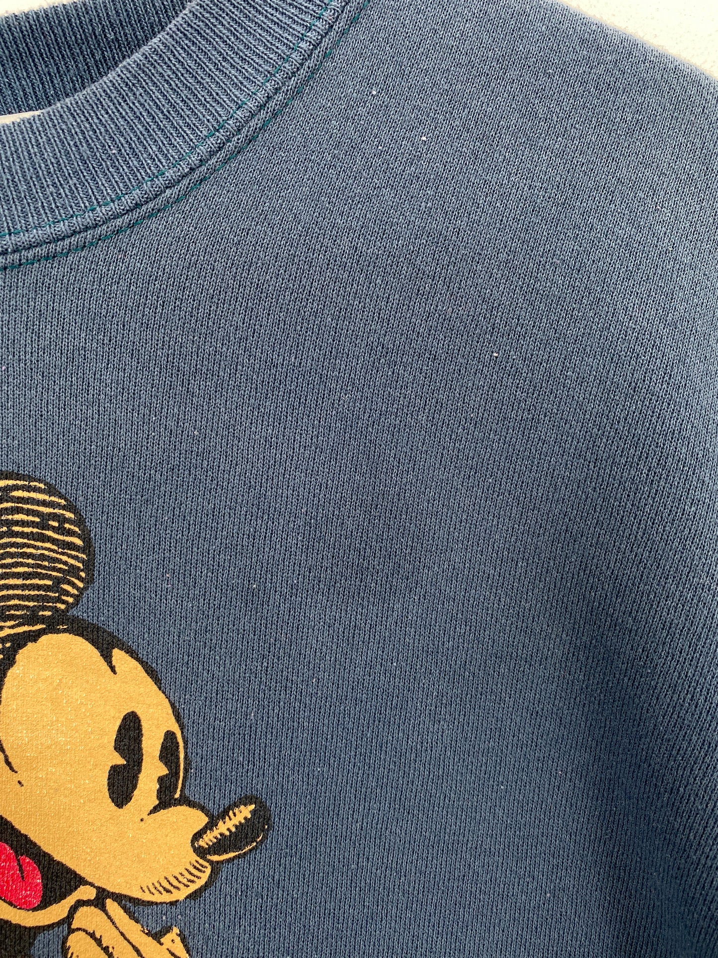 .00’ DISNEY MICKEY Approx. Size XL Vintage Sweat-shirt / A7029