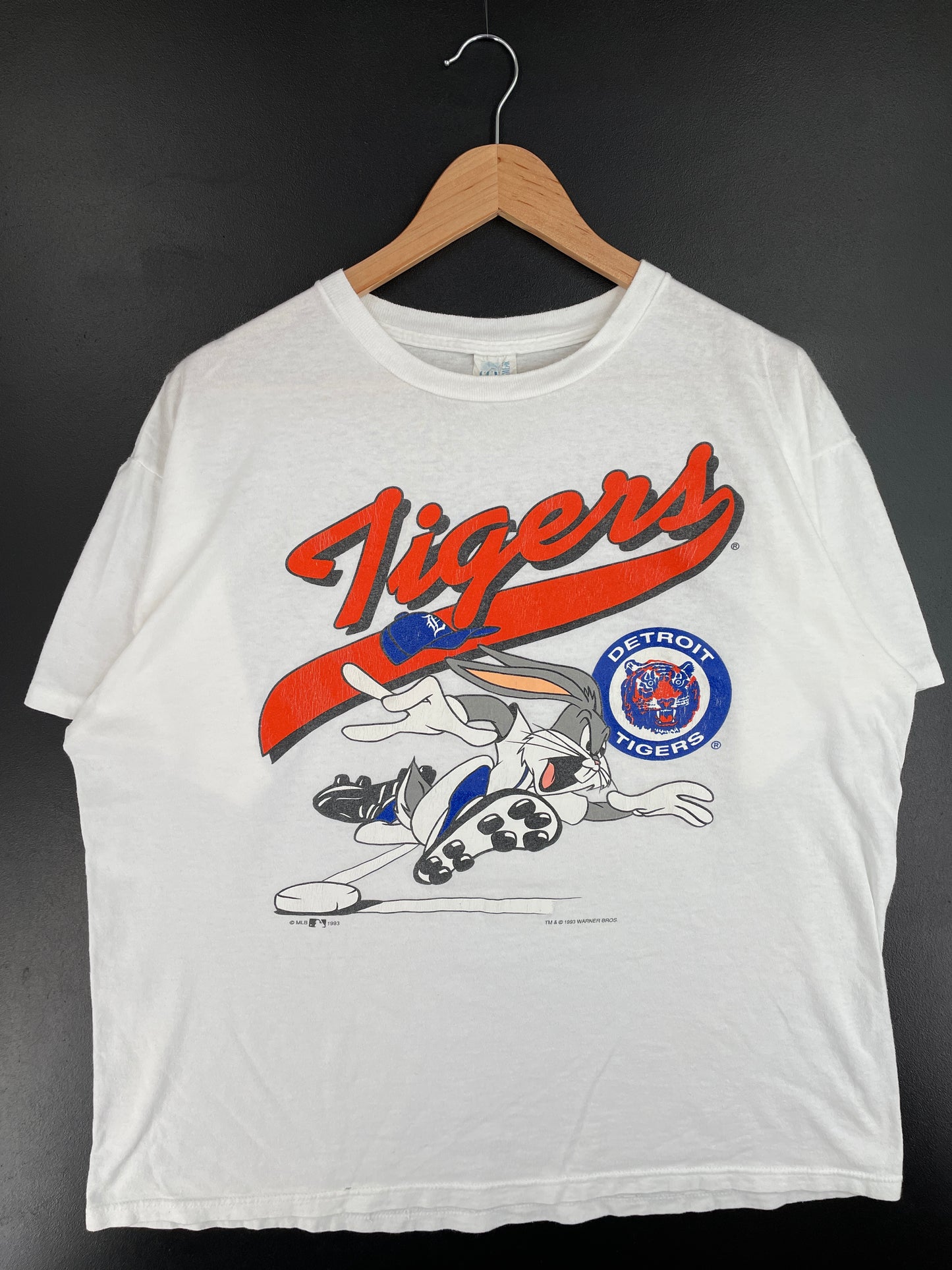1993 DETROIT TIGERS x LOONEY TUNES BUGS BUNNY Made in USA Size XL Vintage MLB T-Shirt / E4709T