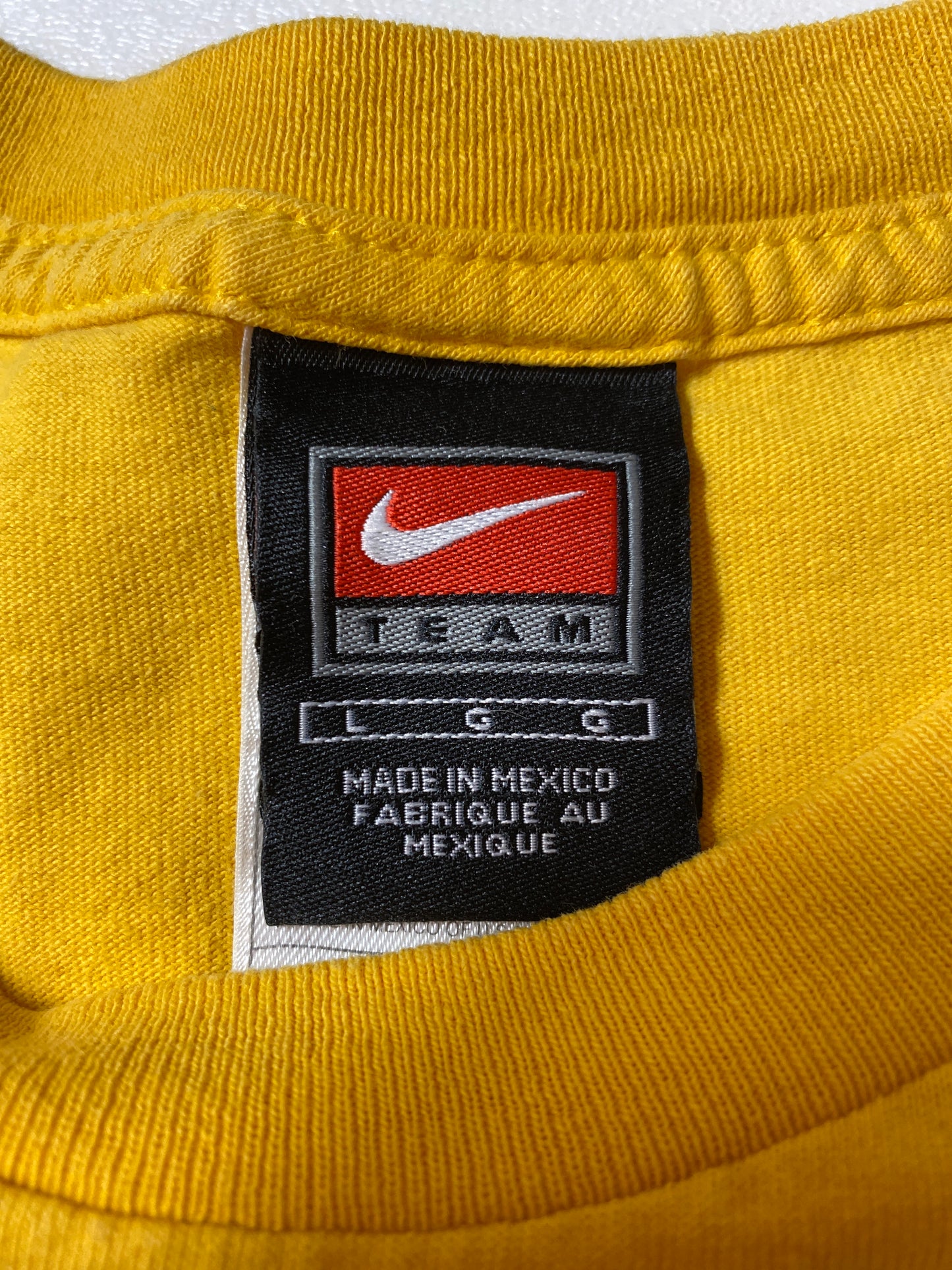 00’ NIKE GO HAWKS Size L Vintage NBA T-shirt /9412