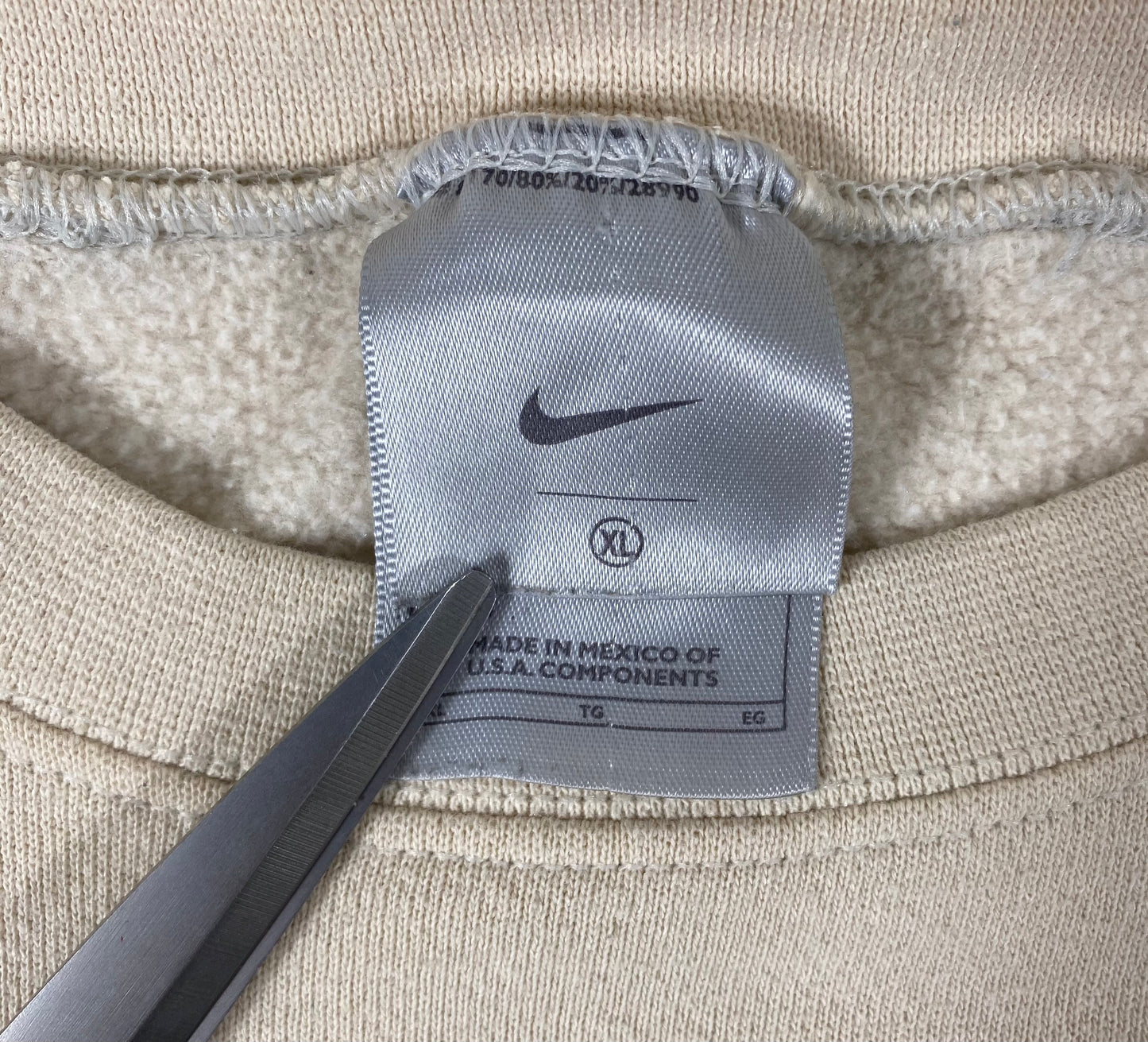 00’ Nike Mini Swoosh Size XL Vintage Sweat-Shirt / 6085