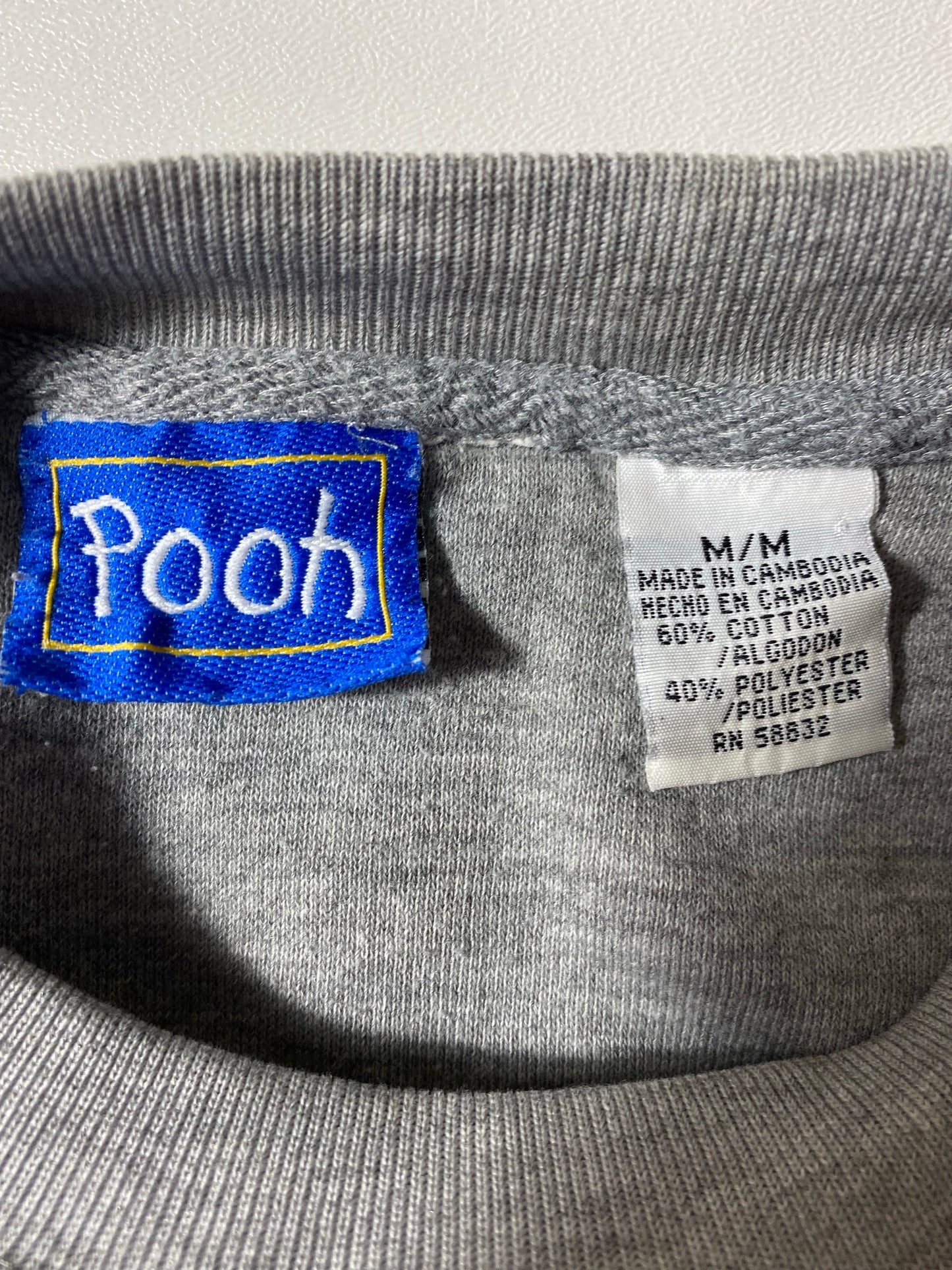 00' WINNIE THE POOH Size M Vintage Sweat-shirt / K6411