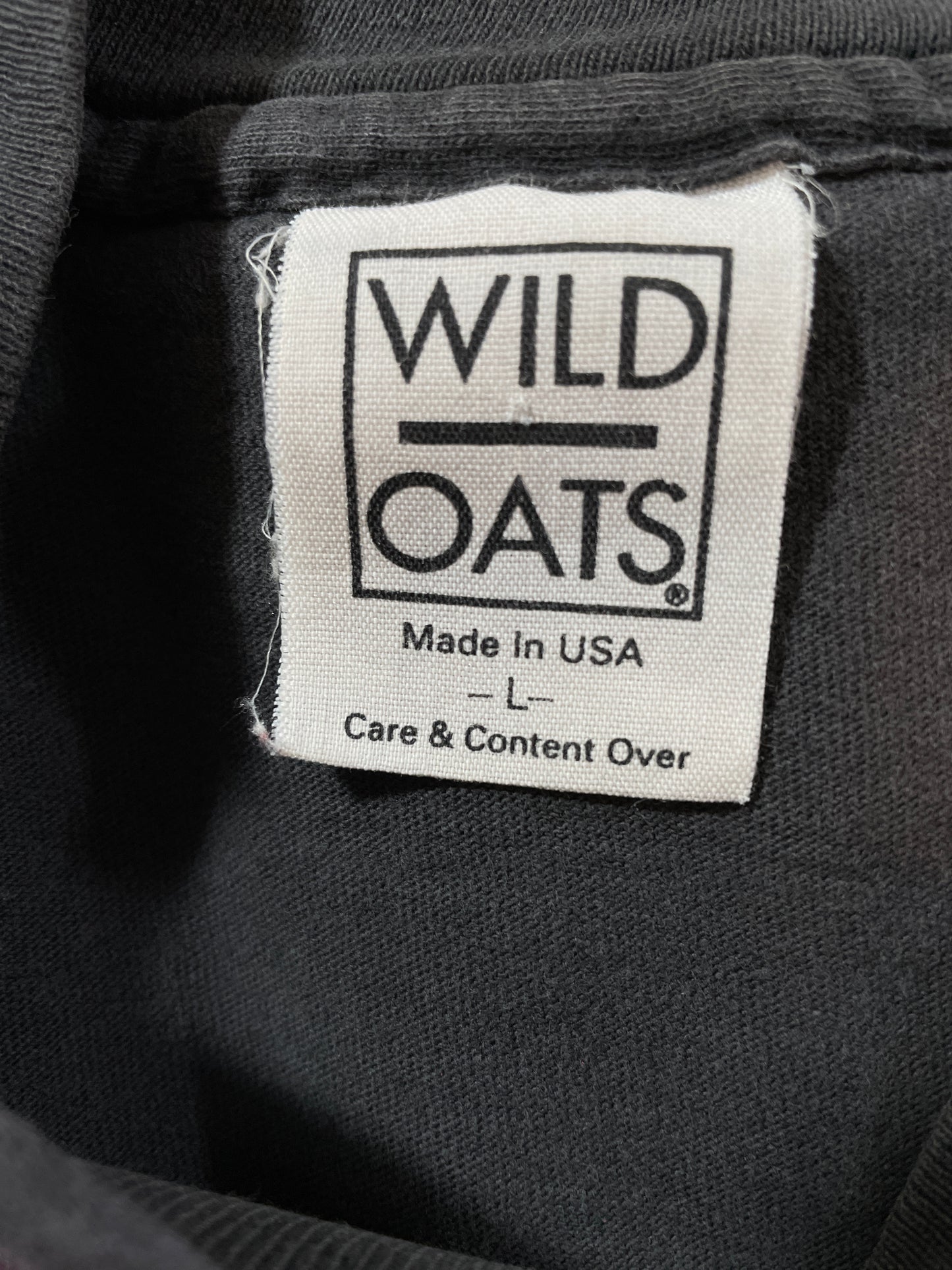 1992 WILD OATS LOONEY TUNES BUGS BUNNY MADE IN USA Size L Vintage T-shirt / K987