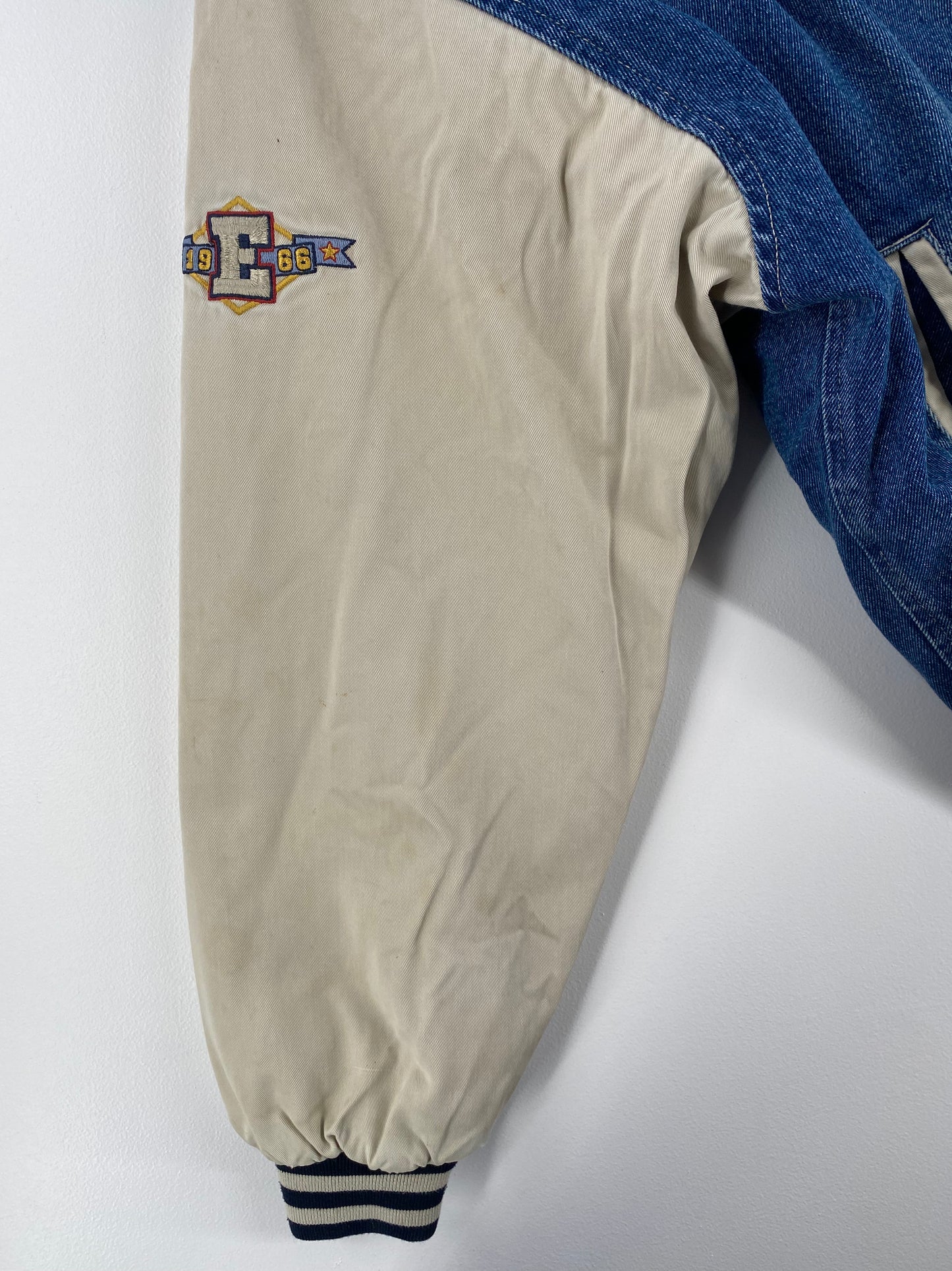 00’ DISNEY EEYORE Size M Denim Jacket / A983