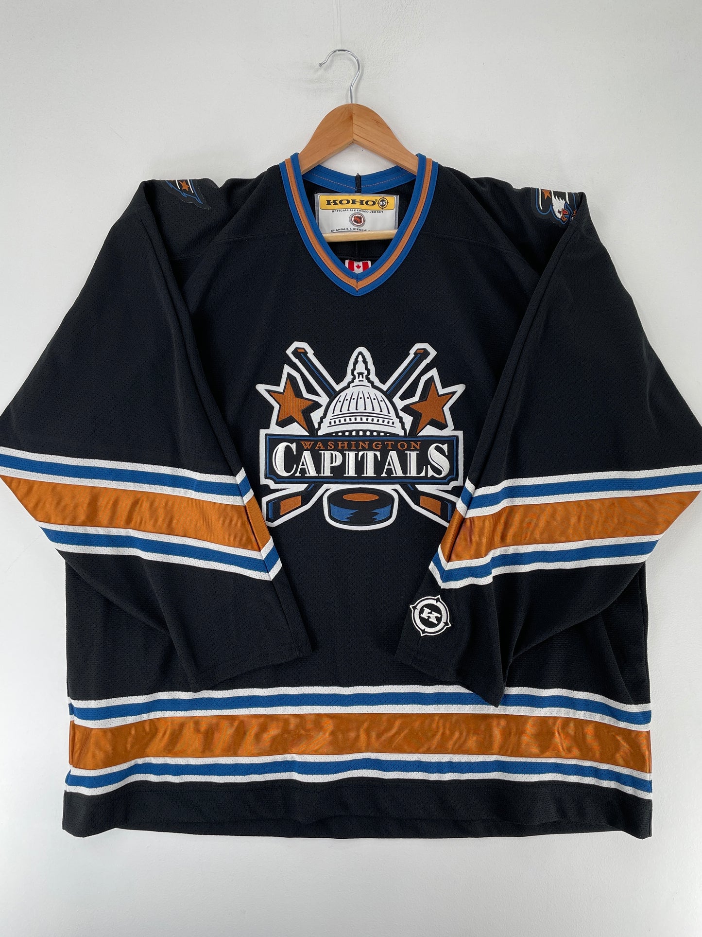 Vintage WASHINGTON CAPITALS Size XXL NHL Nylon Jacket / F2433N