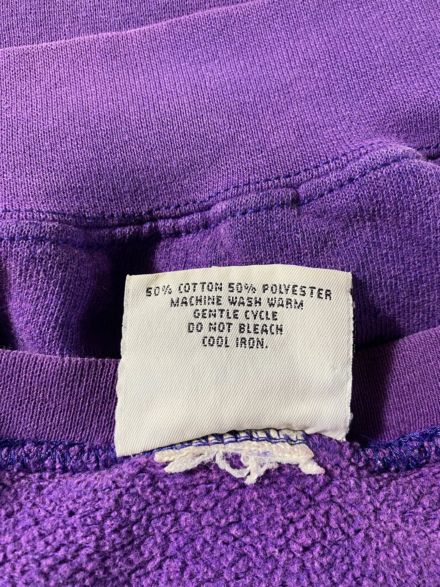 90's "WHO CARES?" Made in USA Size L Vintage Sweat-shirt / F9140S