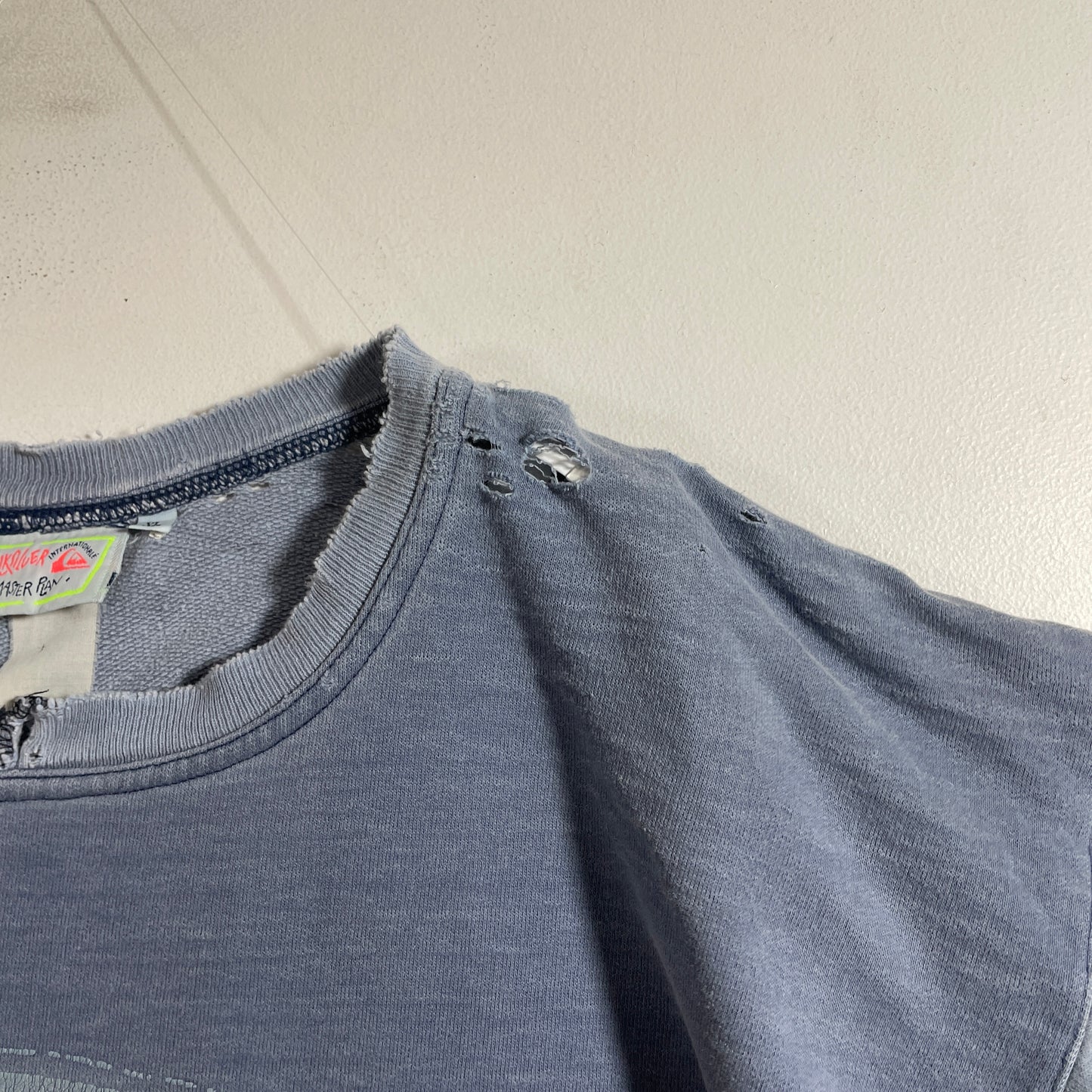 (XL) 90’s QUIKSILVER Worn-out Vintage Sweatshirt / A1342S